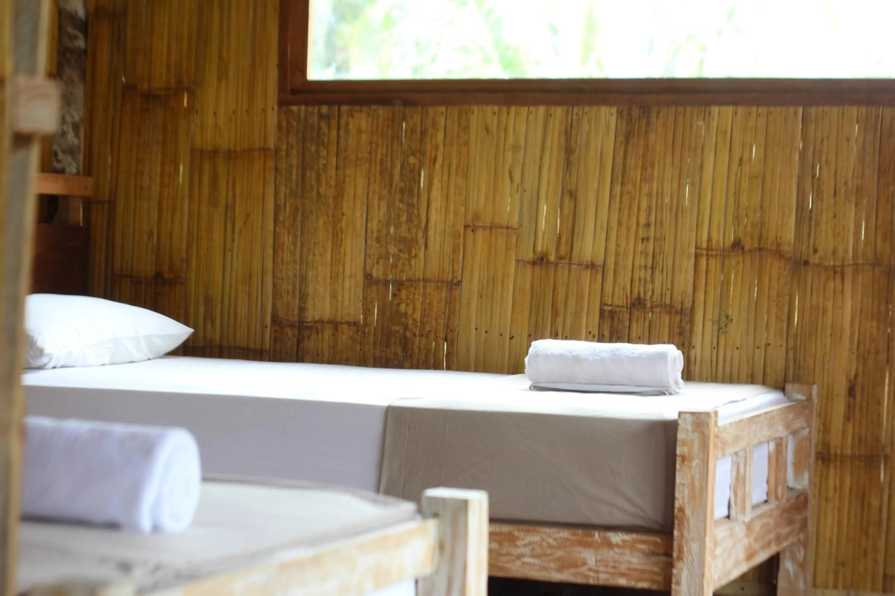 Bed in Jungle House - surf & stay