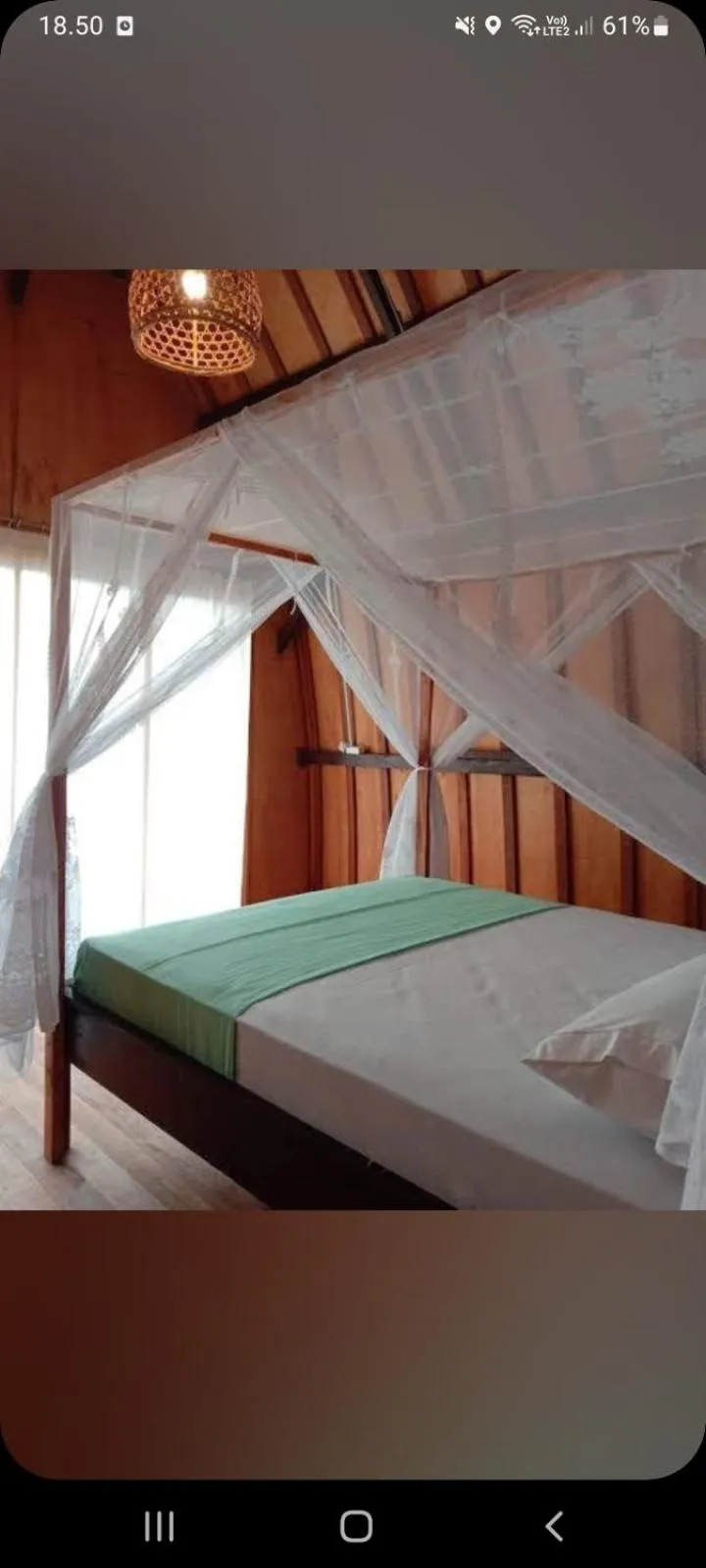 Bed in Jungle House - surf & stay