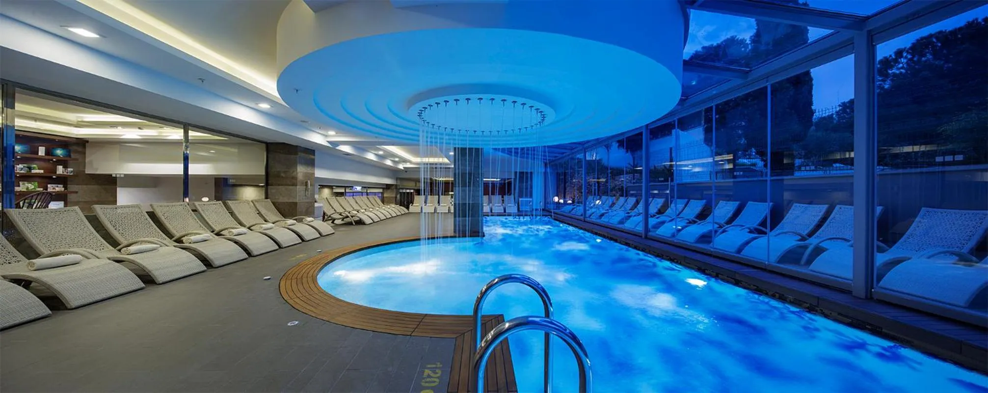 Swimming pool in DoubleTree by Hilton Kusadasi