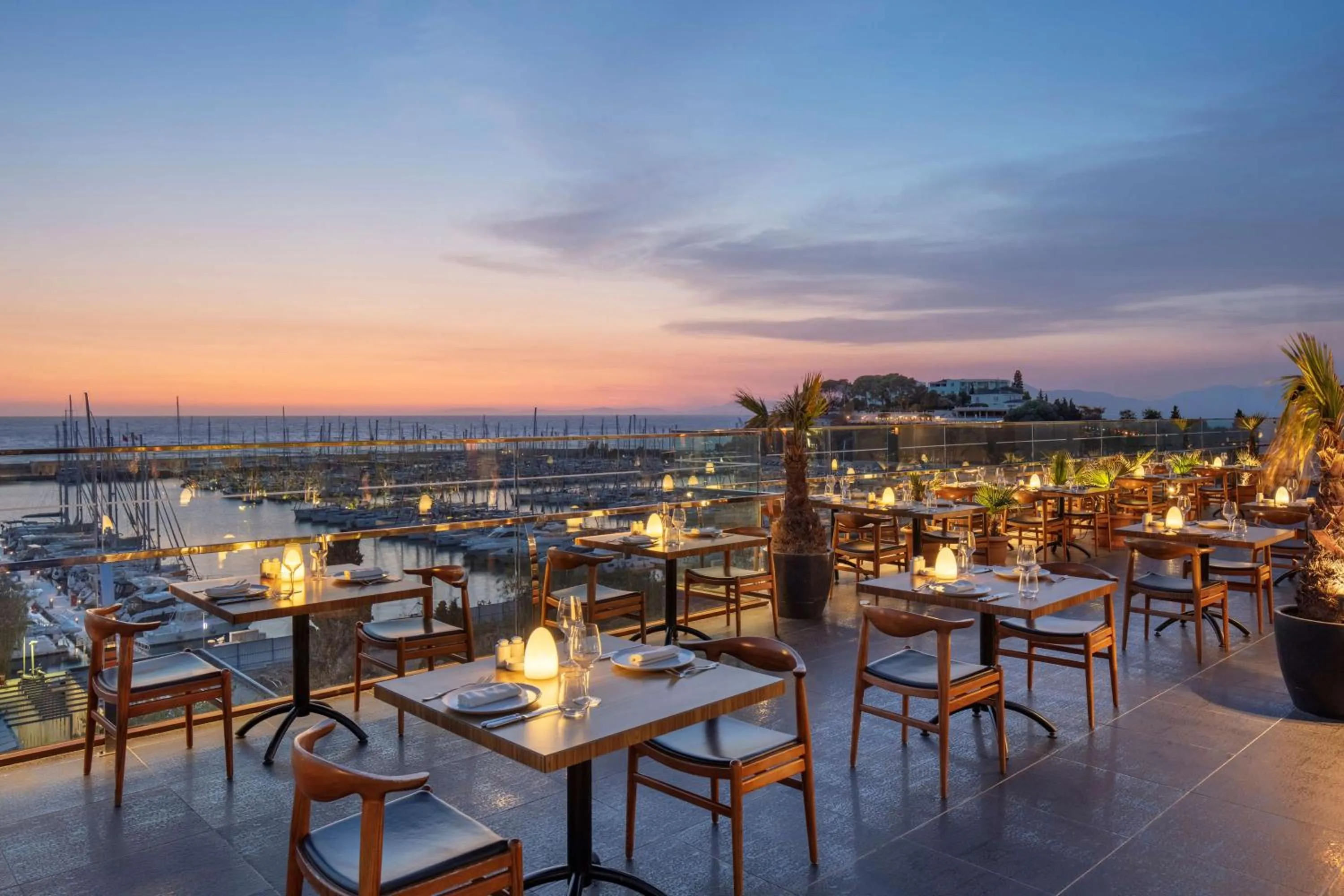 Dining area in DoubleTree by Hilton Kusadasi