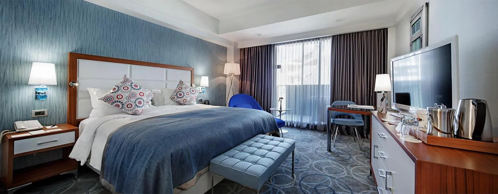 Bedroom, Bed in DoubleTree by Hilton Kusadasi