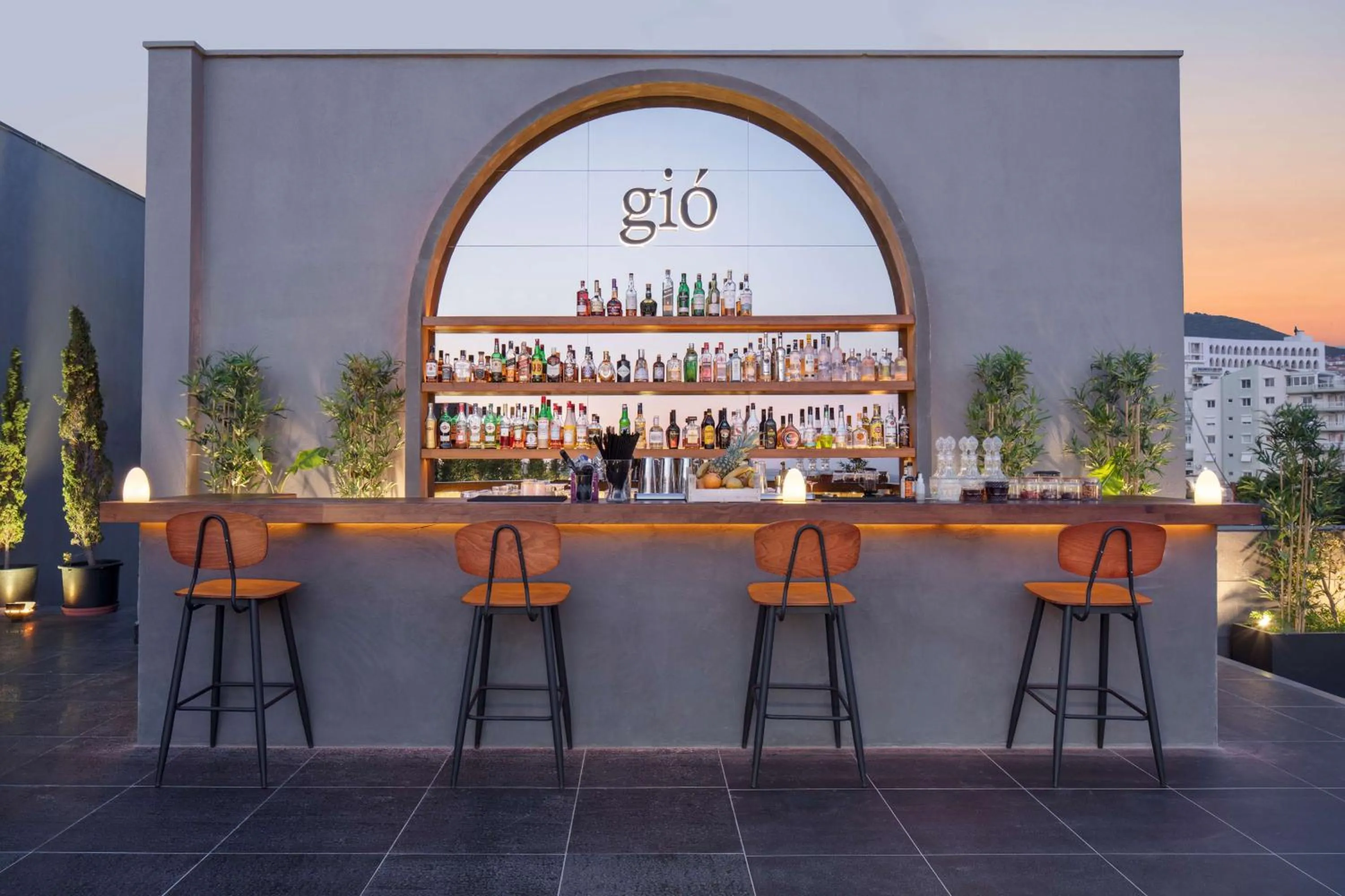 Lounge or bar in DoubleTree by Hilton Kusadasi