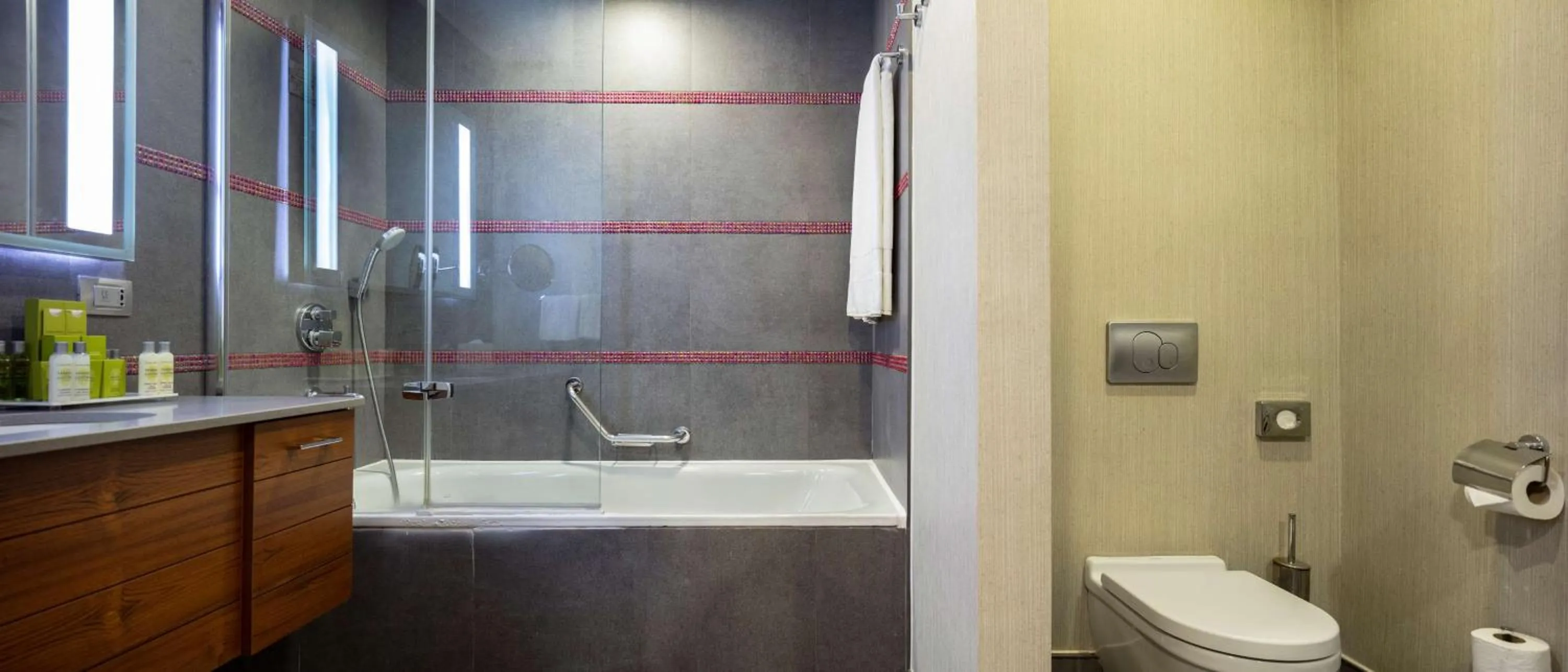 Bathroom in DoubleTree by Hilton Kusadasi