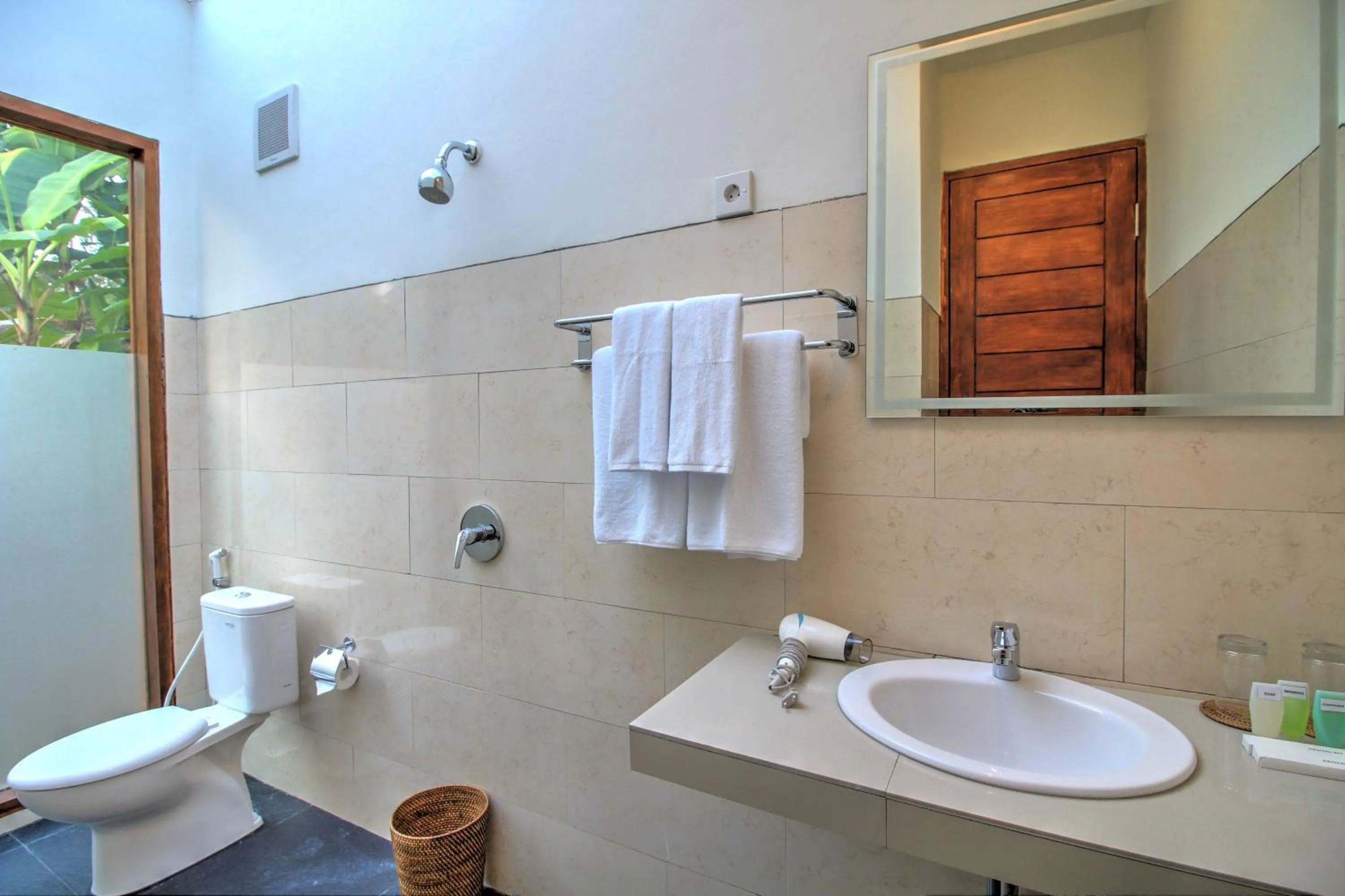 Shower in Arya Resort Nusa Penida