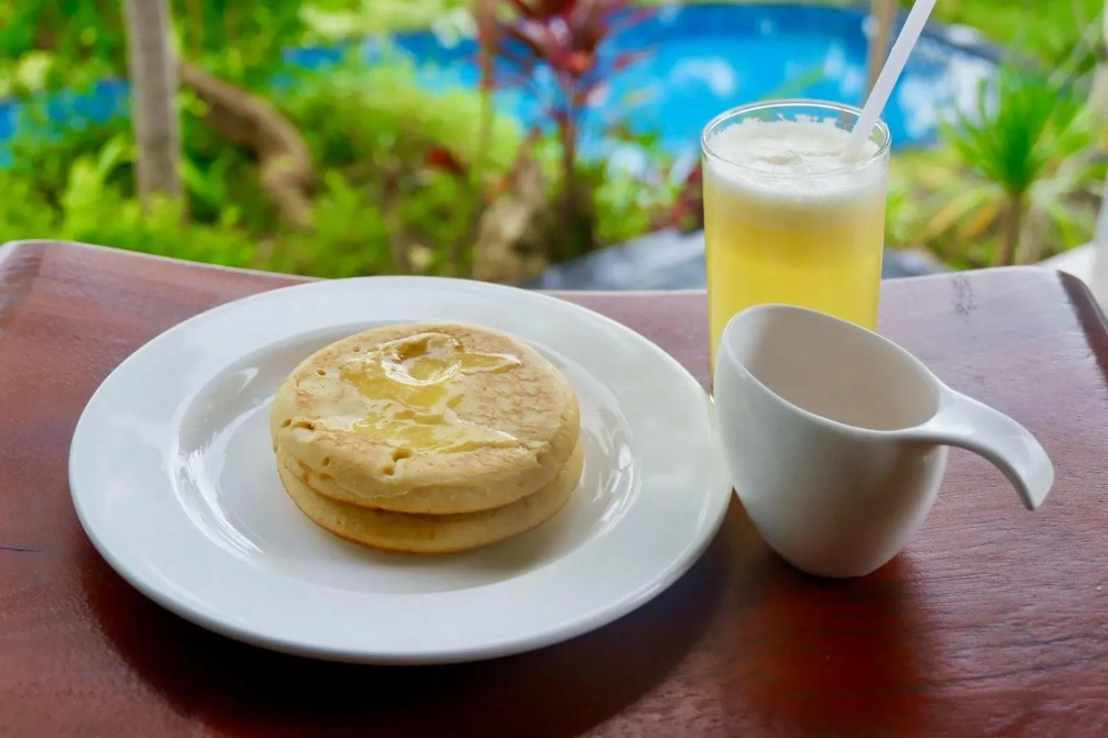 Food and drinks in Arya Resort Nusa Penida