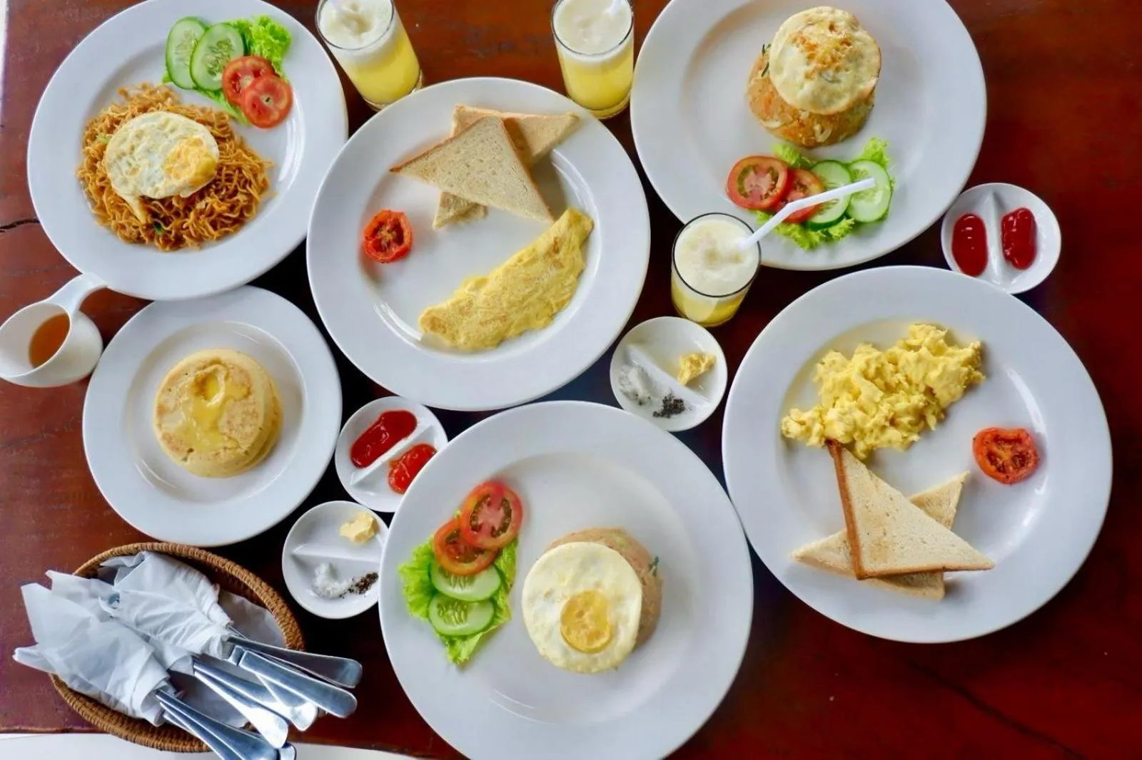 Food and drinks in Arya Resort Nusa Penida