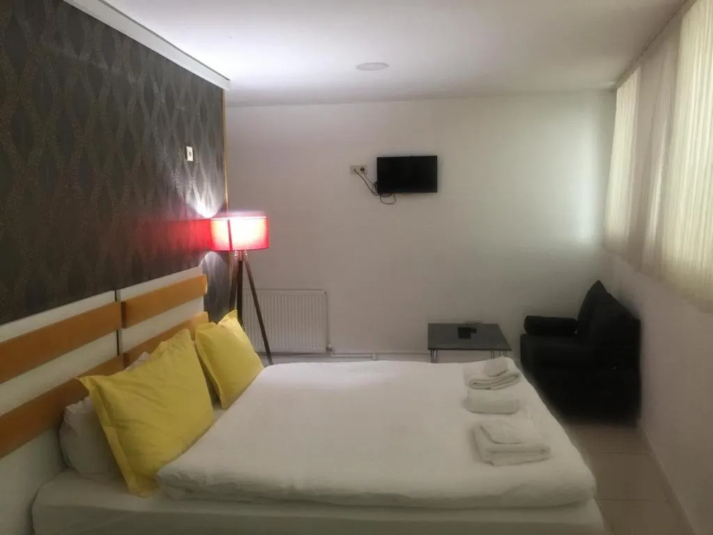 TV/Entertainment Center in Nokta Suites Hotel