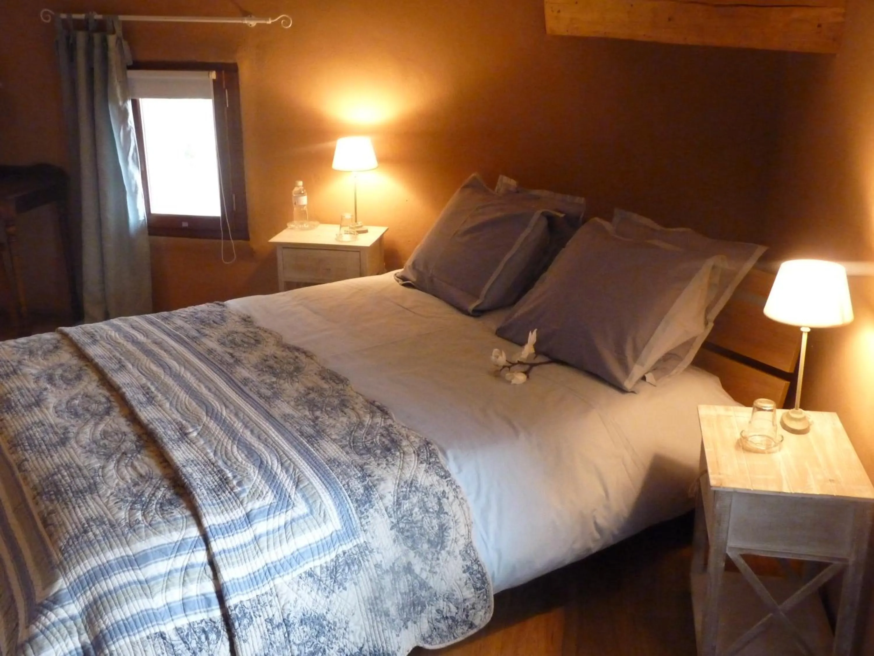Photo of the whole room, Bed in Le Fraysse