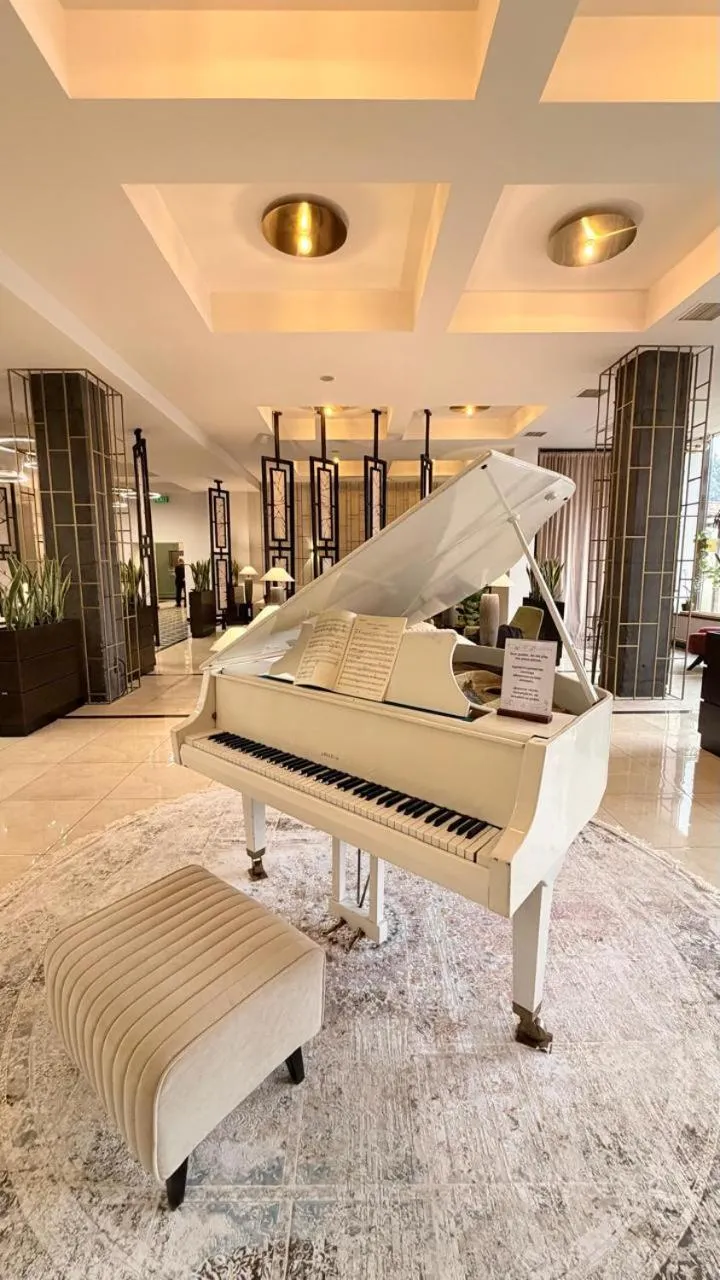 Communal lounge/ TV room in Best Western Plus Atakent Park Hotel