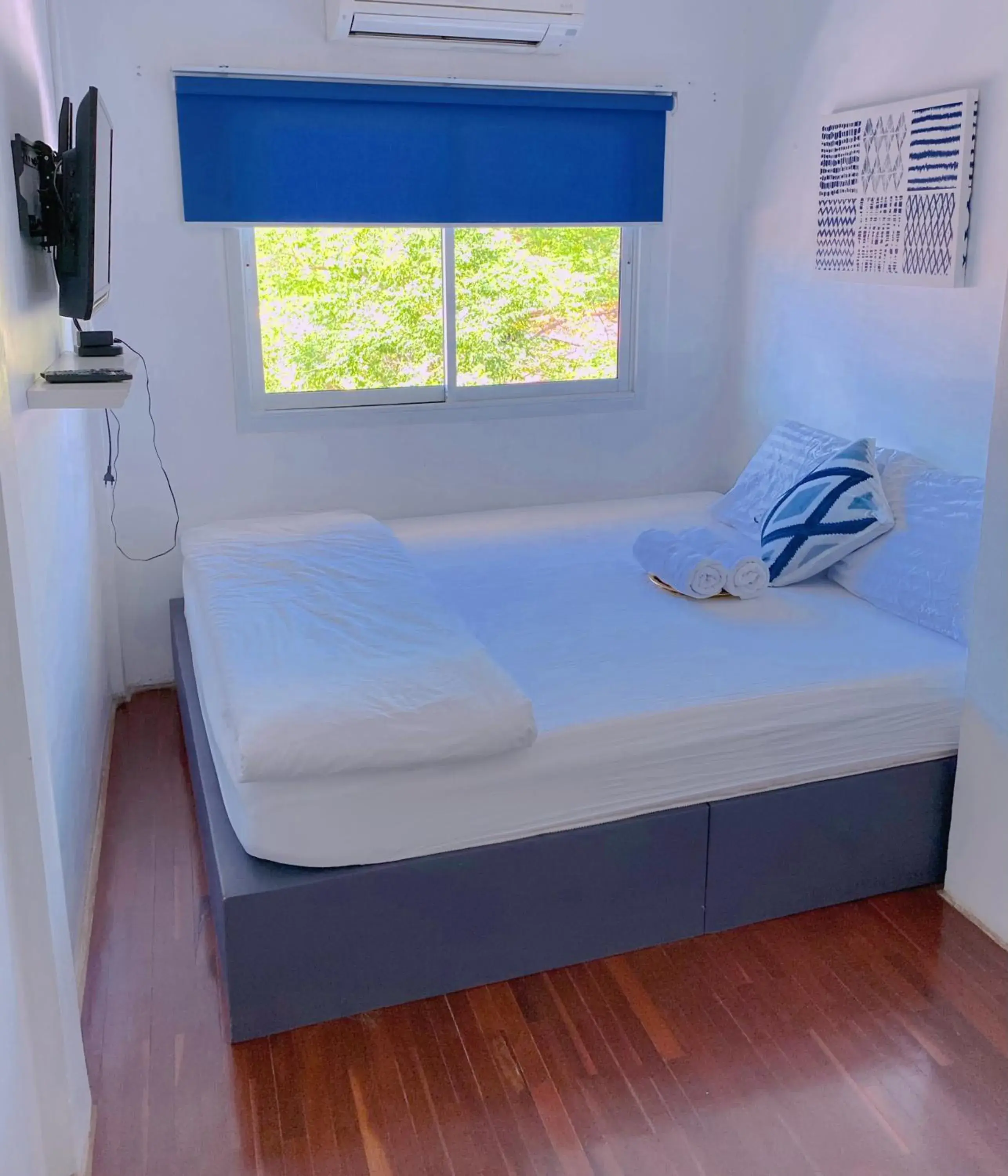 Double Room with Shared Bathroom in Zleepinezz Hostel Double Room with Shared Bathroom in Zleepinezz Hostel