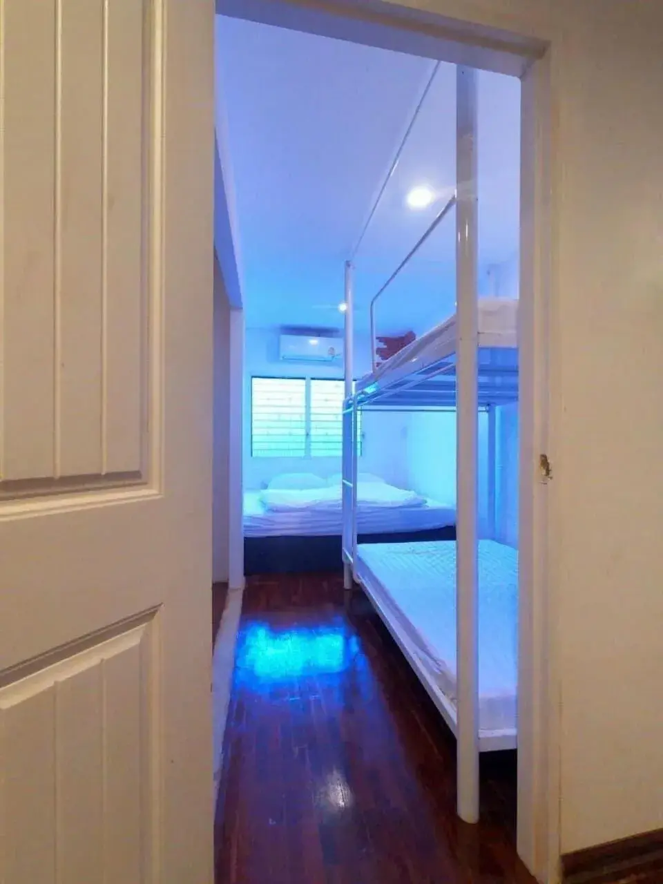 Family Room with Bathroom in Zleepinezz Hostel Family Room with Bathroom in Zleepinezz Hostel