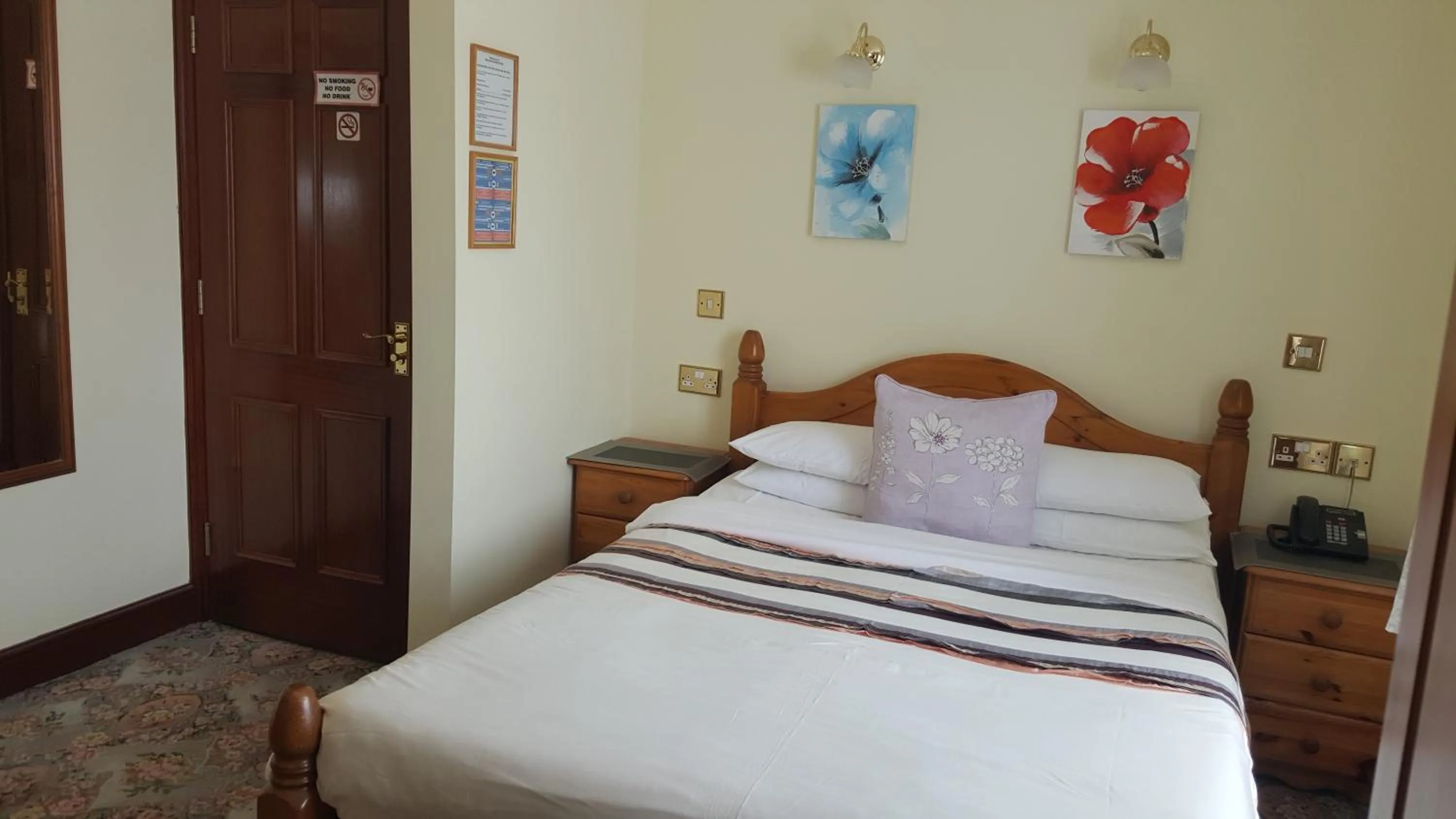 Photo of the whole room, Bed in Balkan Lodge Oxford