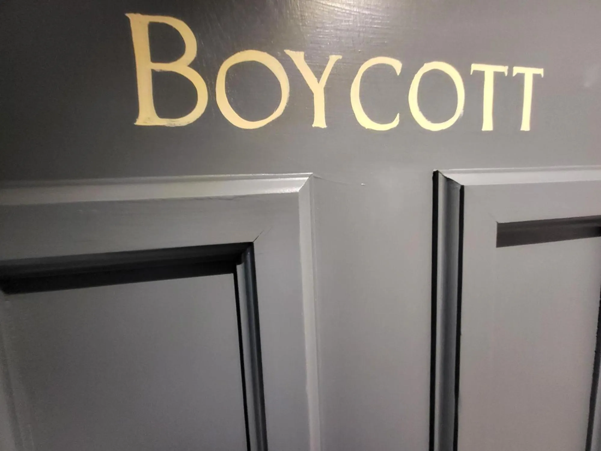 Bedroom in The Black Hat