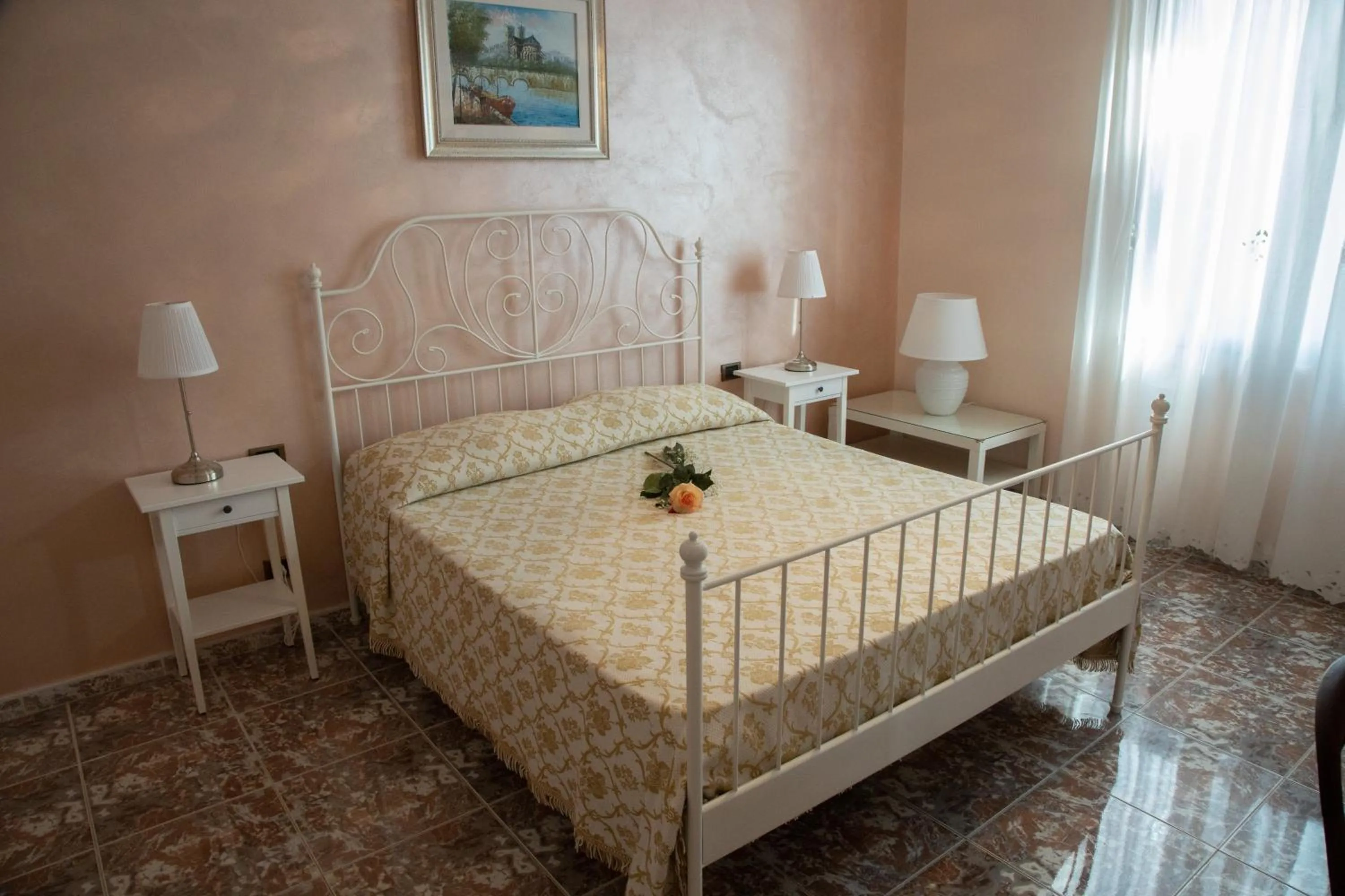 Photo of the whole room, Bed in Relais d 'Itria