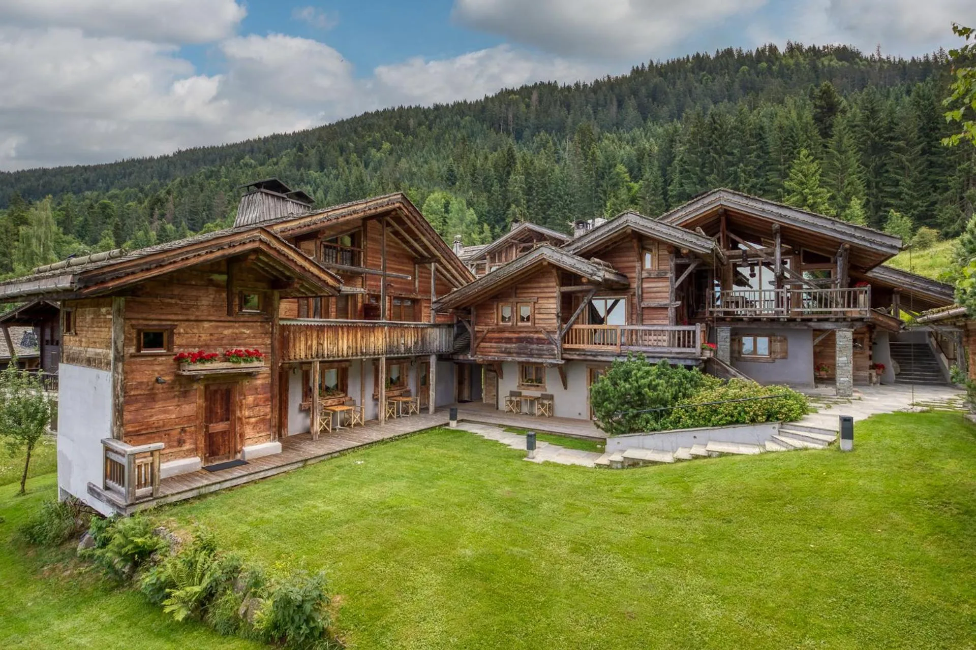 Natural landscape in Hôtel Les Servages d'Armelle