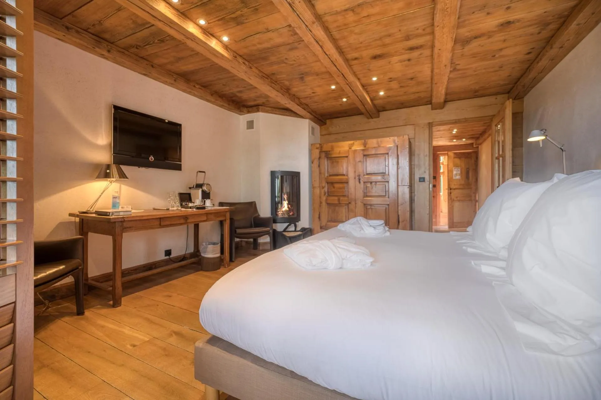 Bed in Hôtel Les Servages d'Armelle