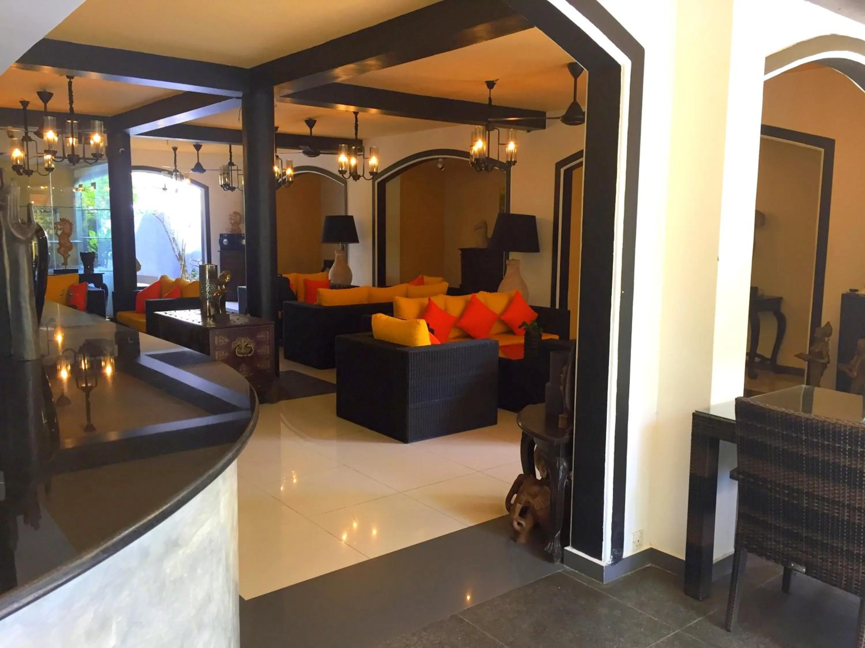 Restaurant/places to eat in Hotel Flower Garden