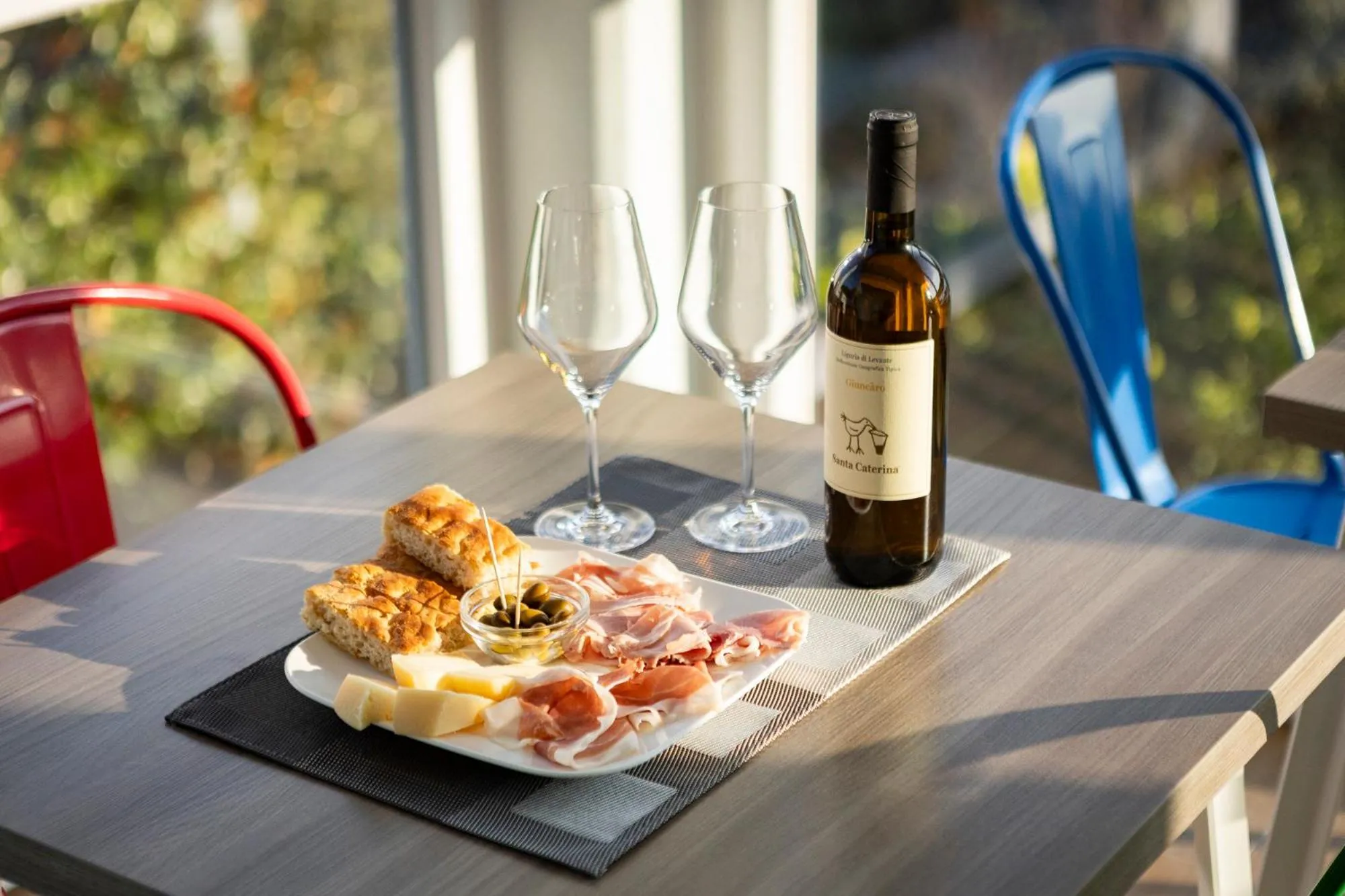 Restaurant/places to eat in La Camelia Bianca B&B