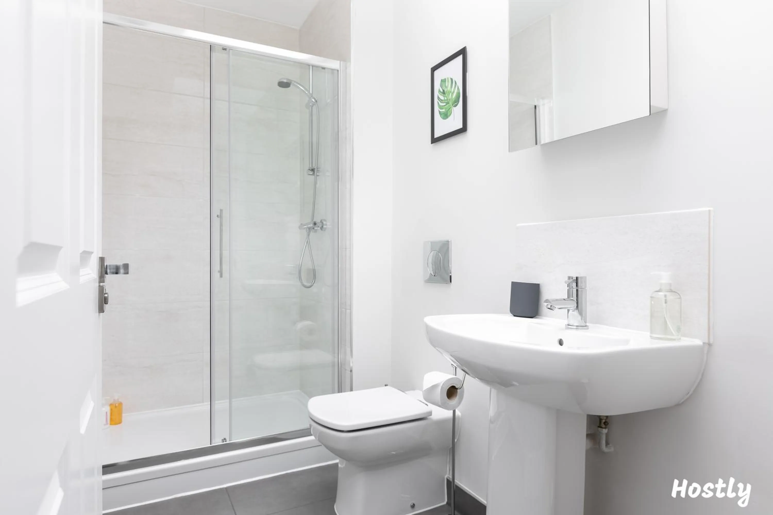 Bathroom in Turtle and Rabbit - Comfortable and Spacious Houses