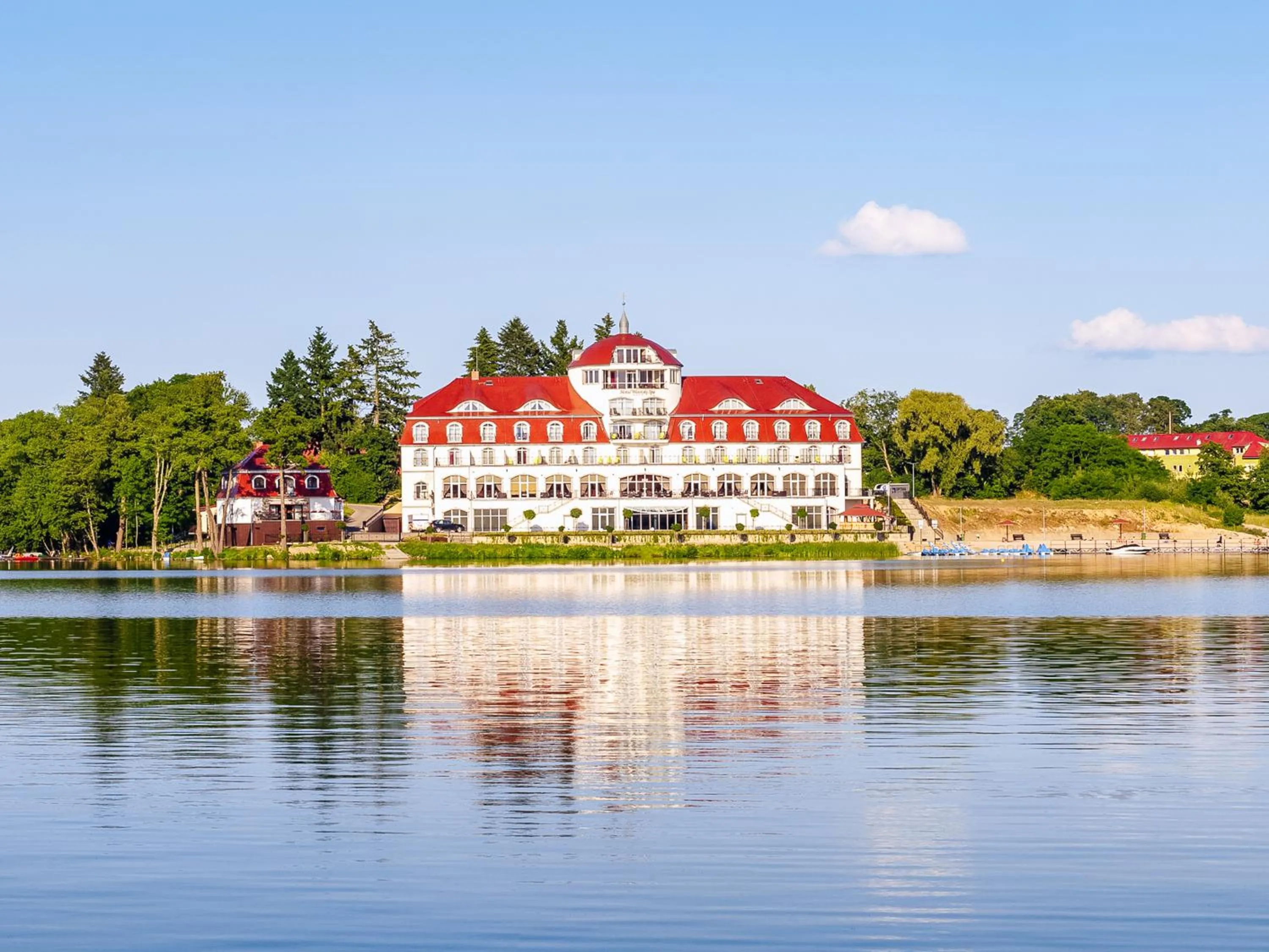 Property building in Hotel Woiński Spa