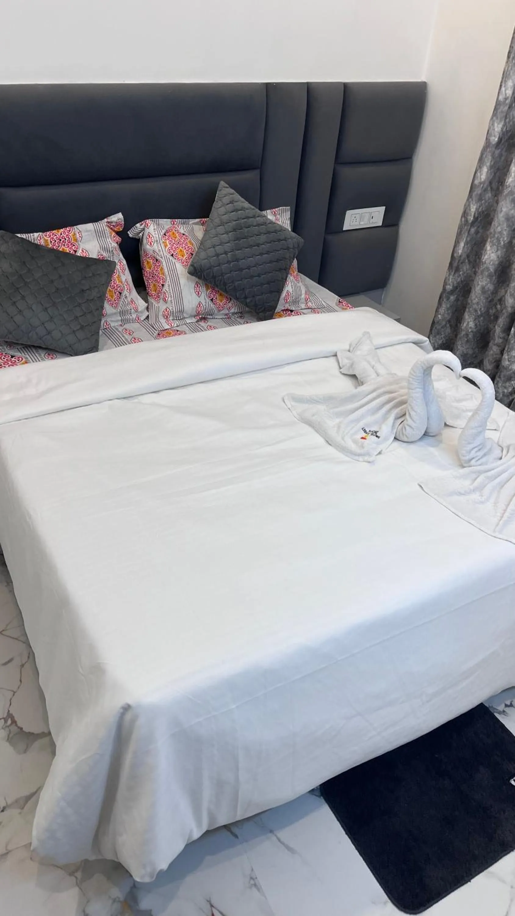 Bed in Best B&B in Orchha