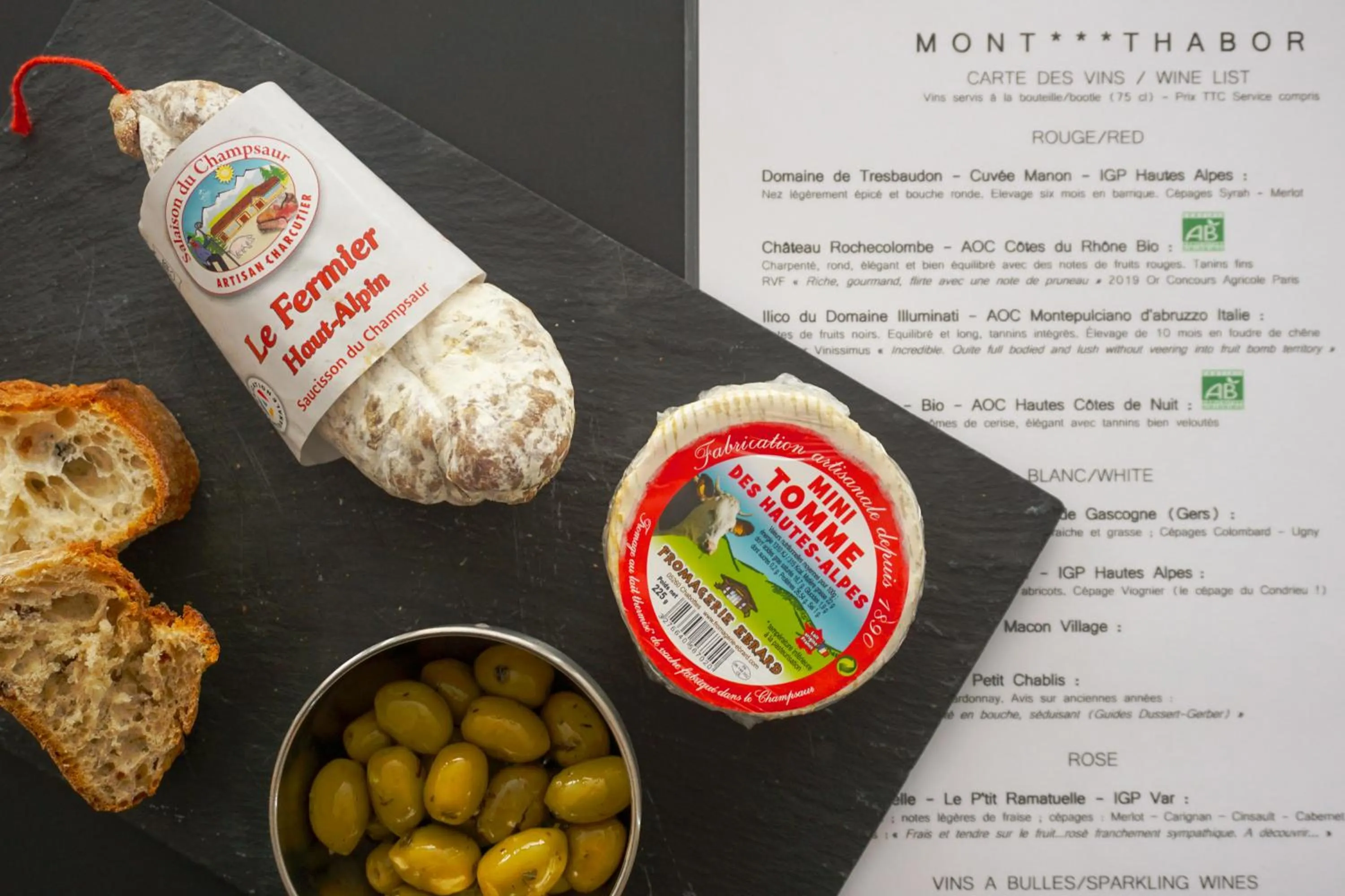 Lounge or bar in Hôtel Mont Thabor Serre Chevalier