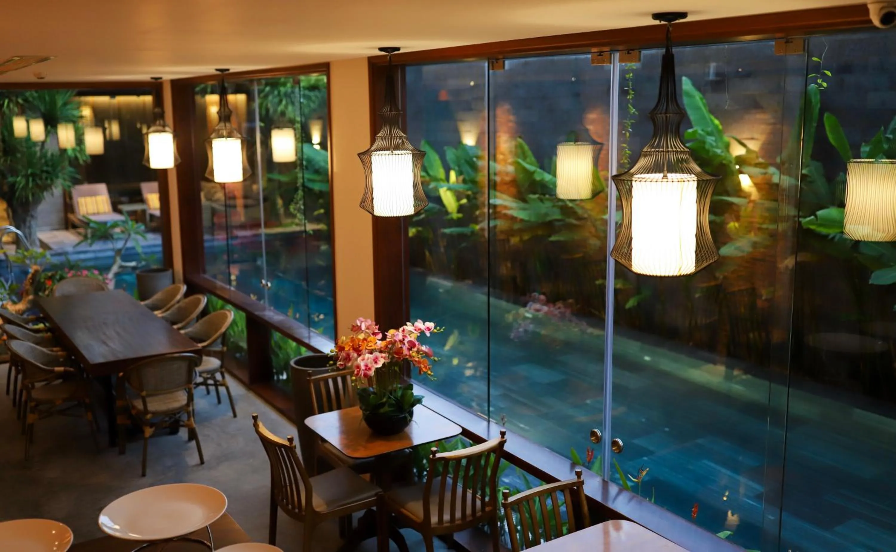 Restaurant/places to eat in K House Apartment Danang Beach