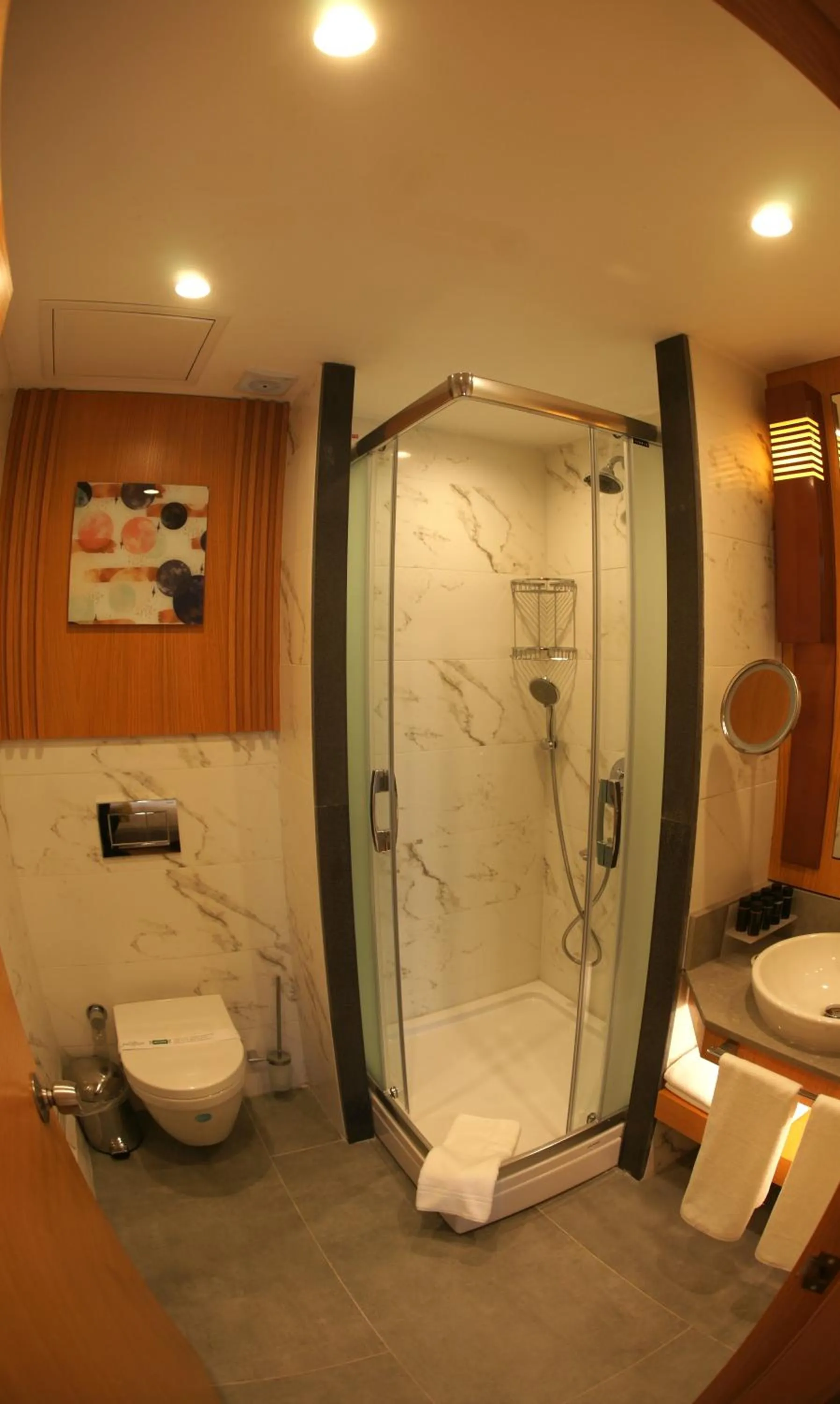 Bathroom in Maywood Hotel