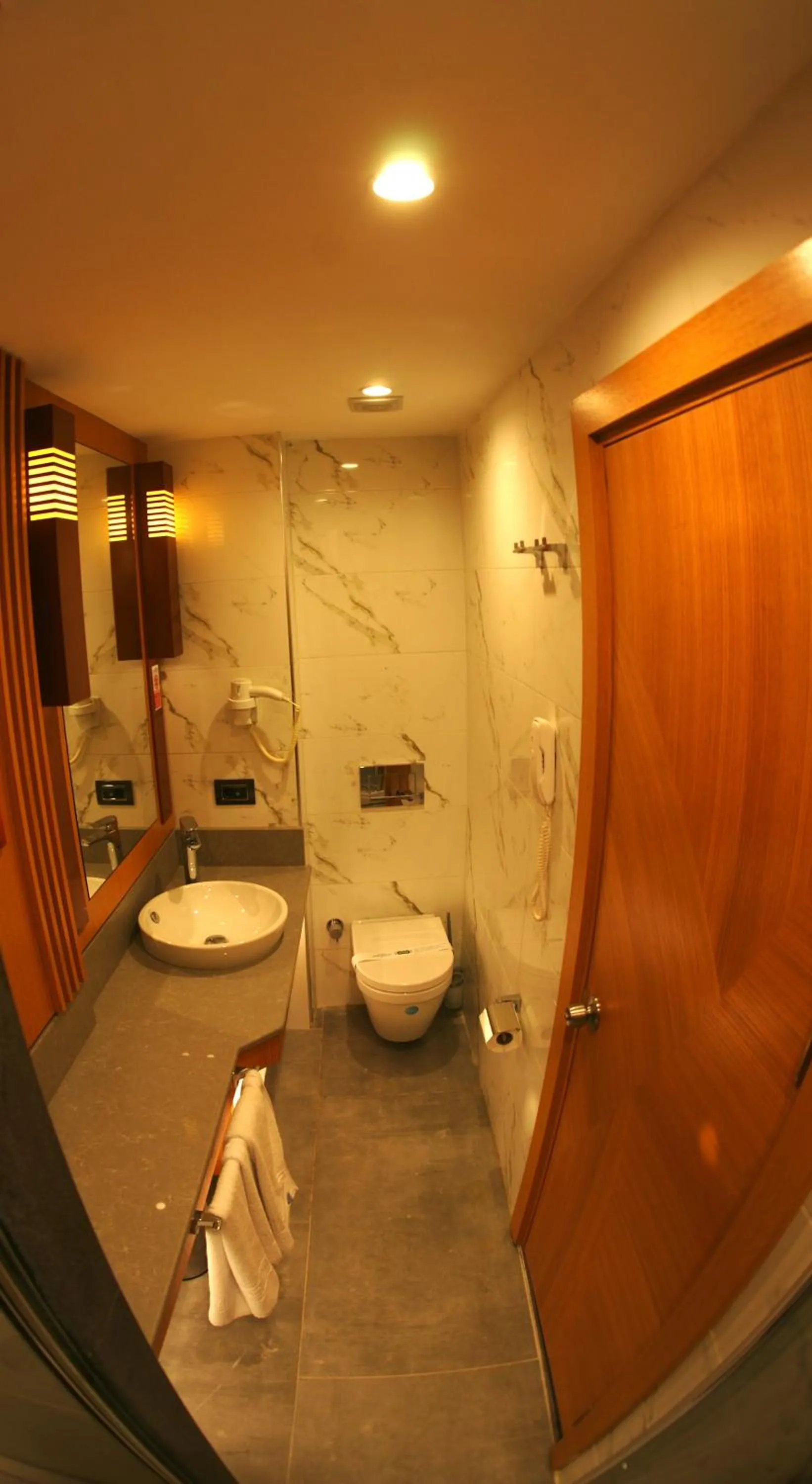 Bathroom in Maywood Hotel