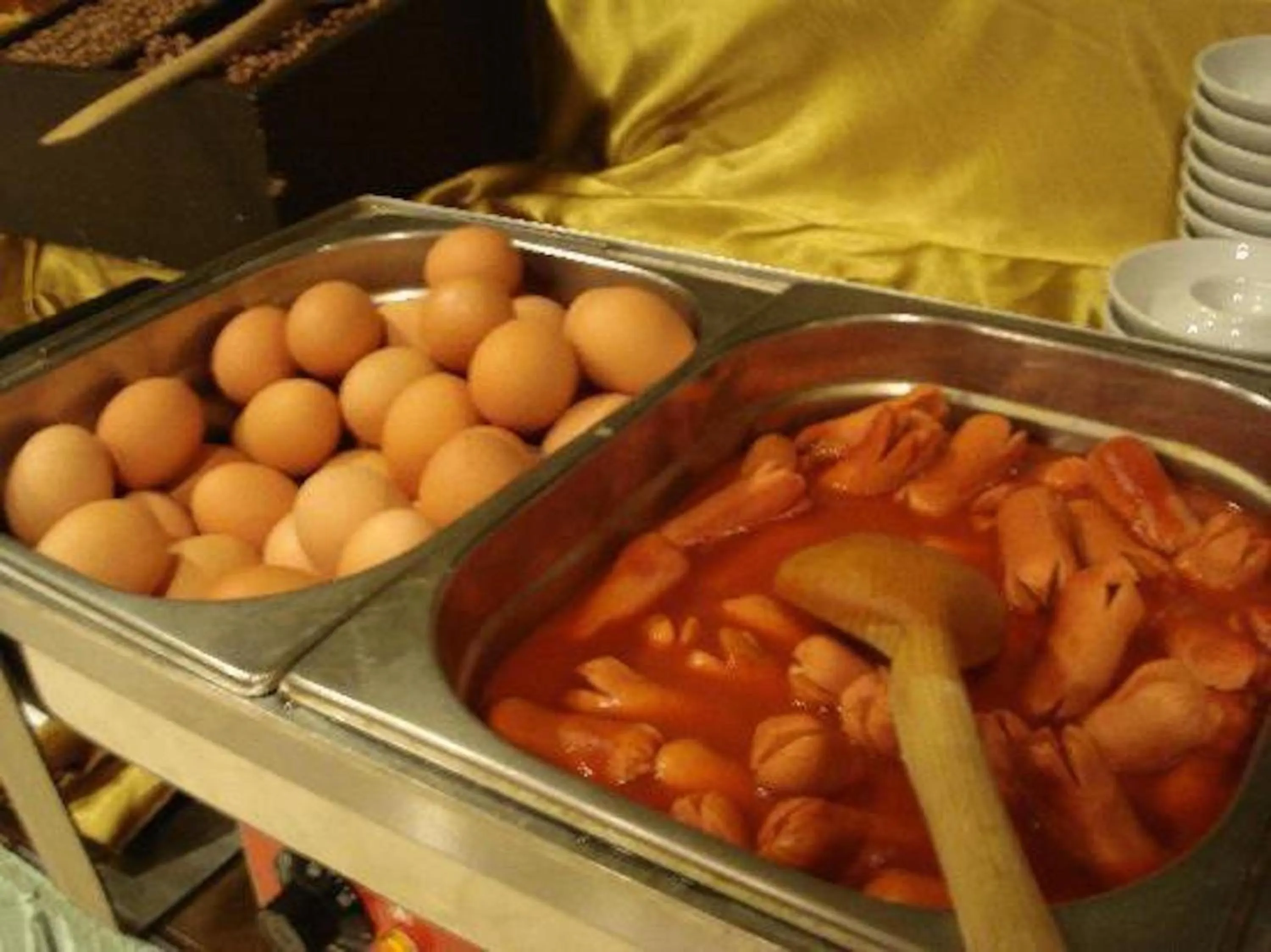 Breakfast in Maywood Hotel