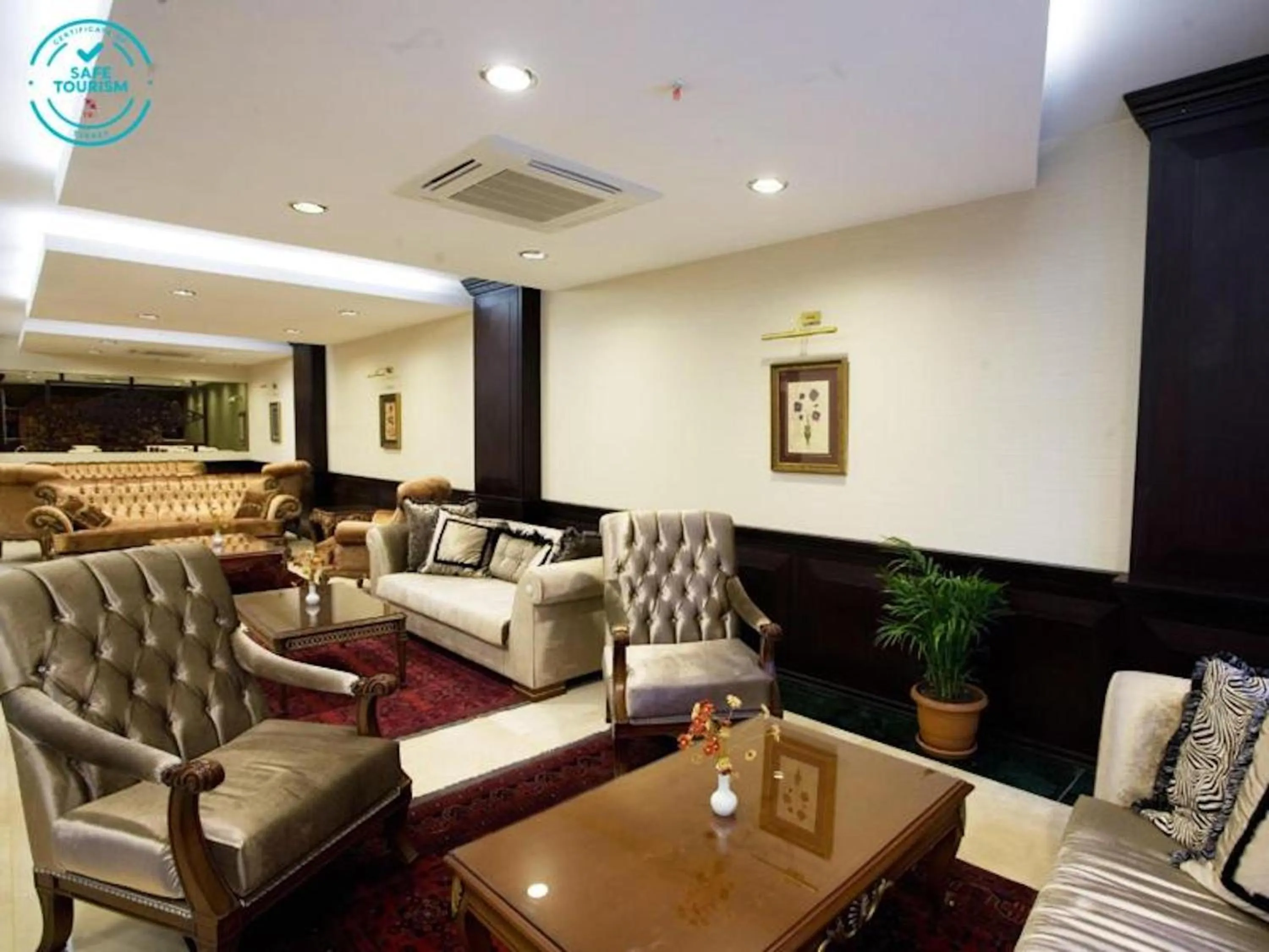 Lobby or reception in Maywood Hotel