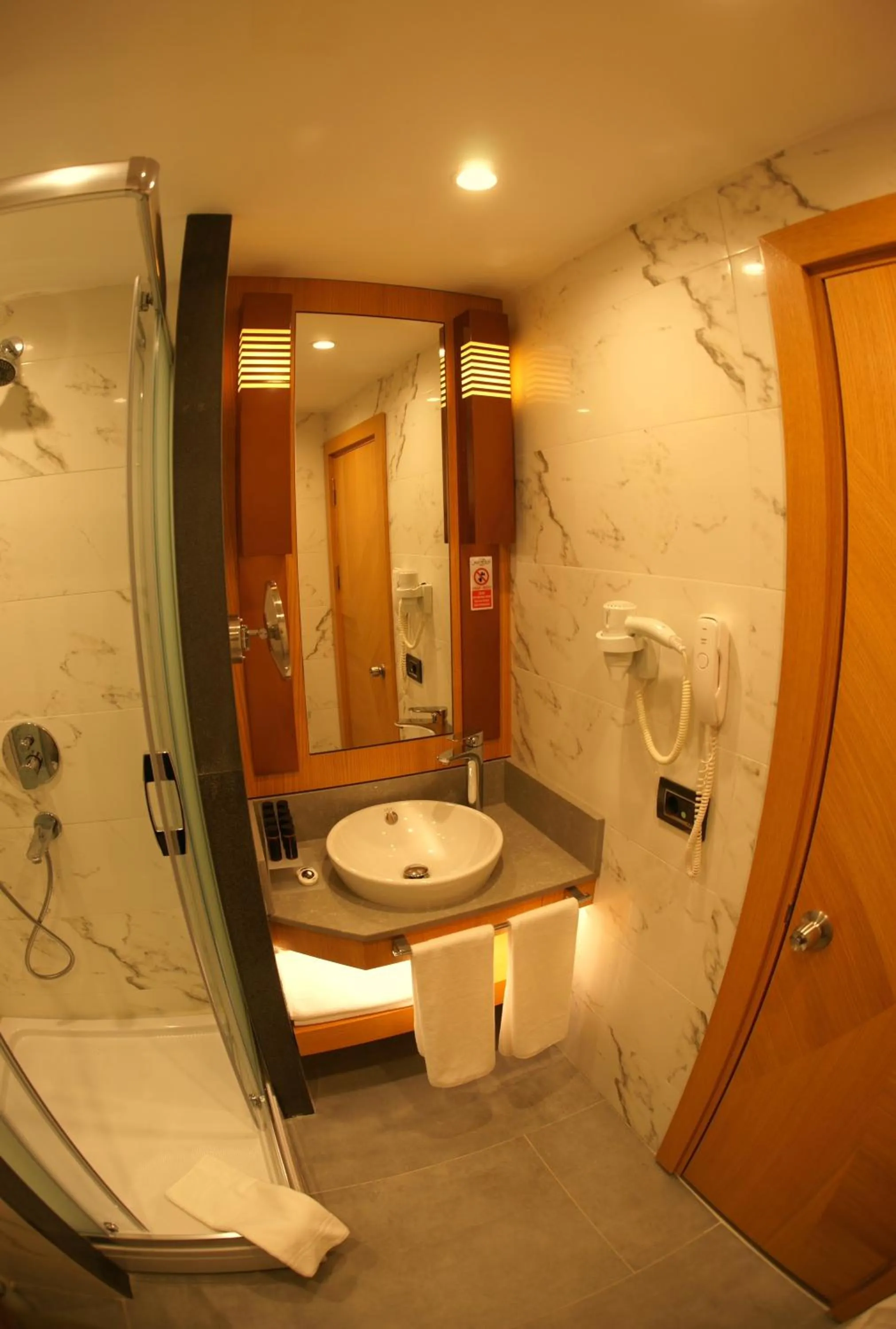 Bathroom in Maywood Hotel