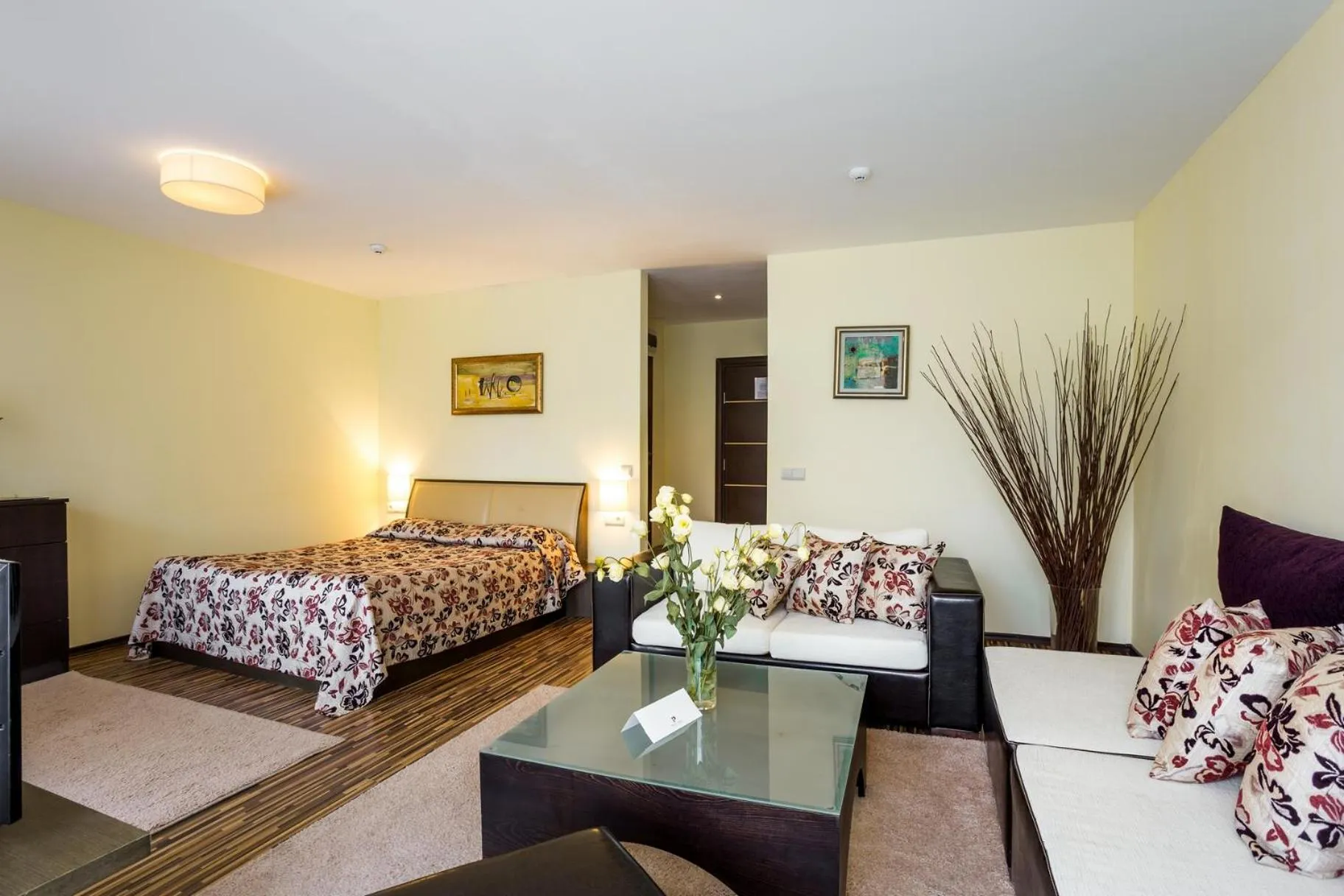 Photo of the whole room, Bed in Hotel Perun Lodge