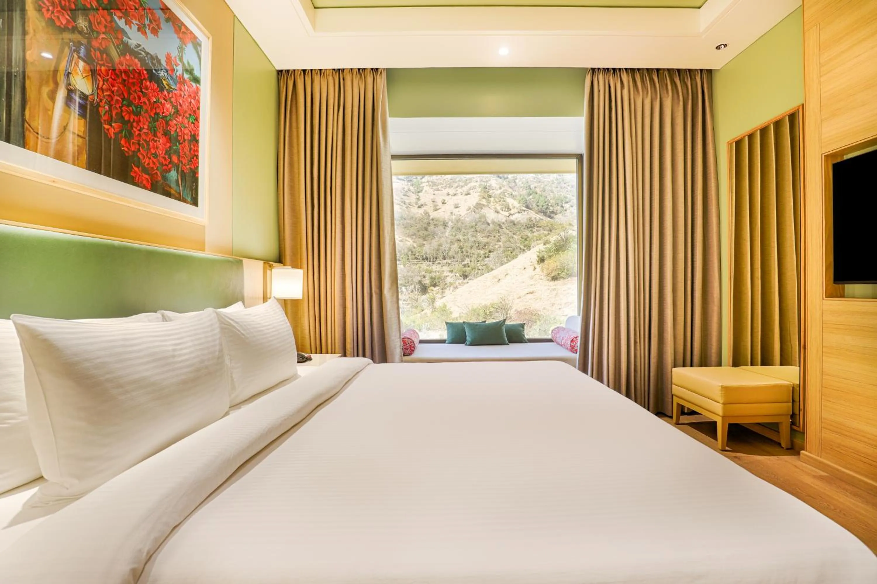 Bed in Club Mahindra Kandaghat