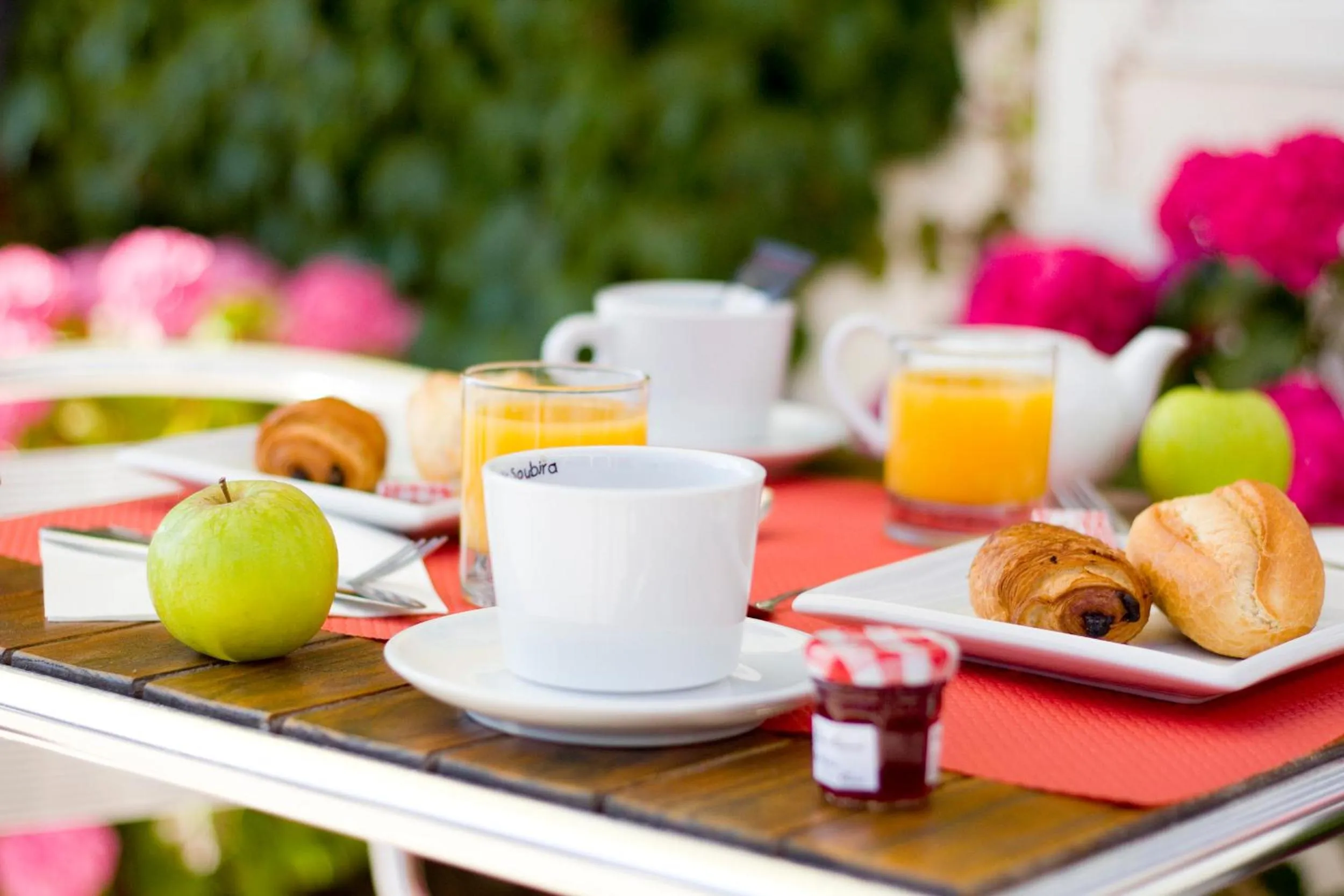 Restaurant/places to eat in Hôtel Bellevue