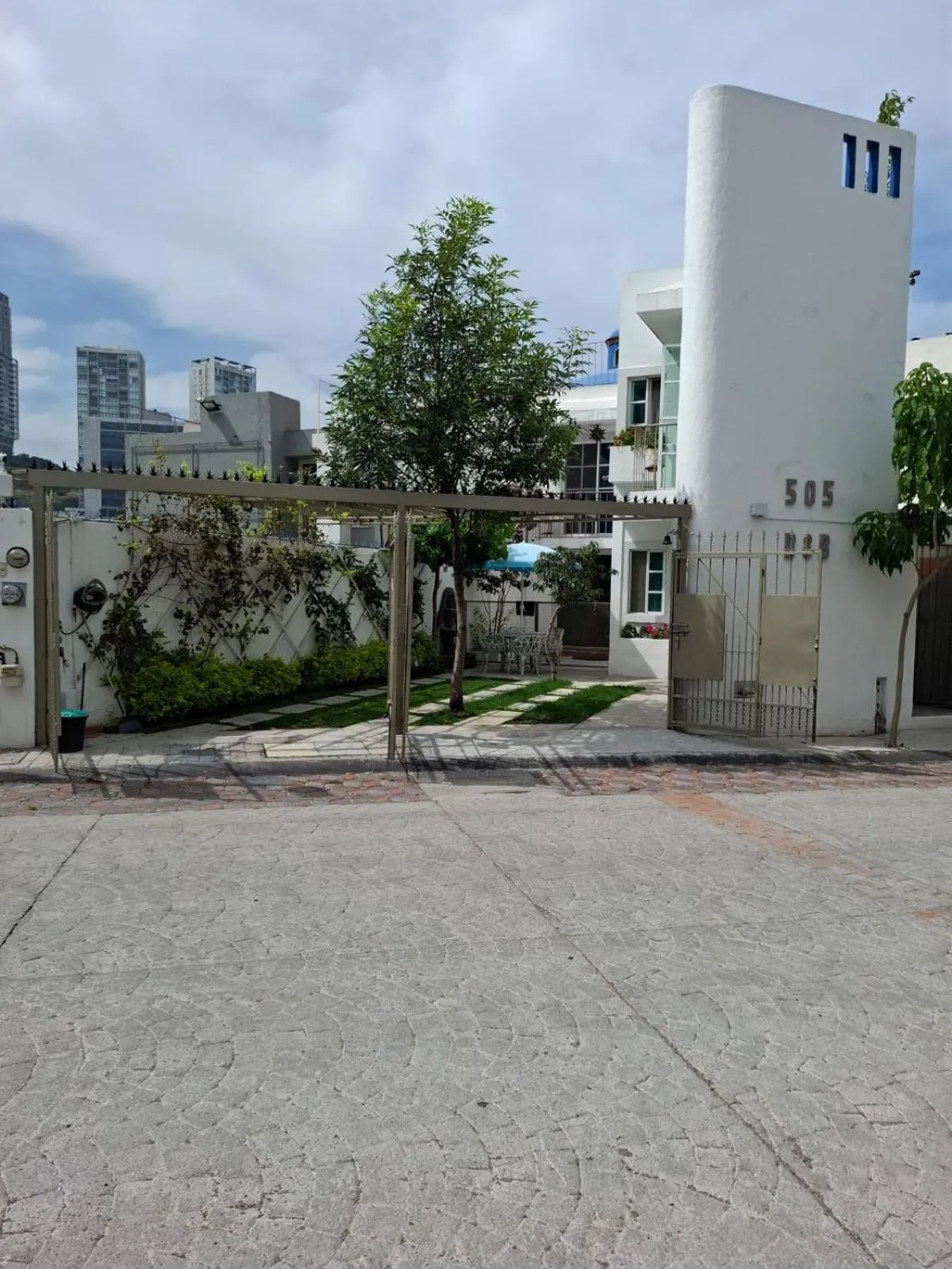 Garden in Milenio III B&B