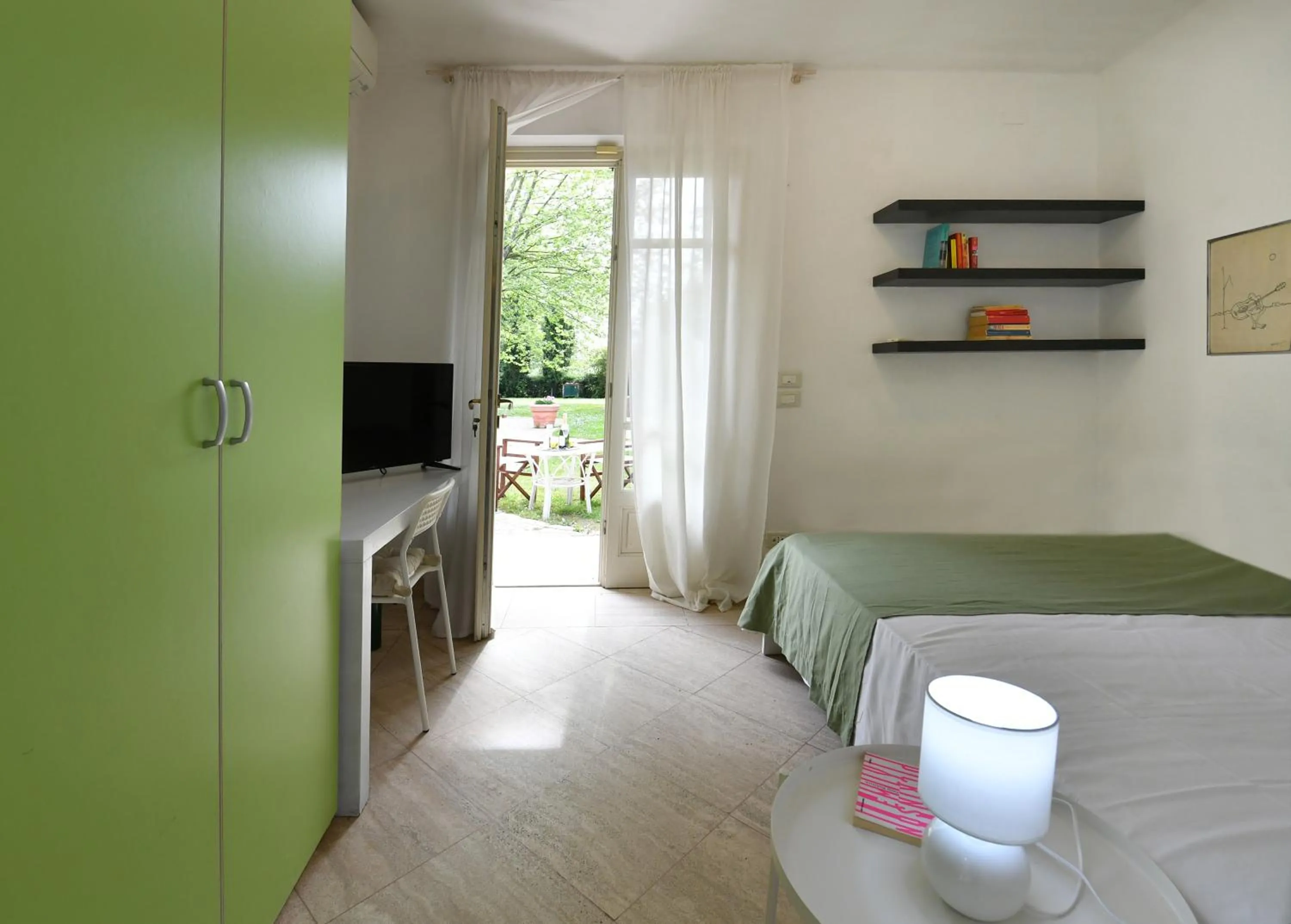 TV and multimedia, Bed in Relais Villa Isabel