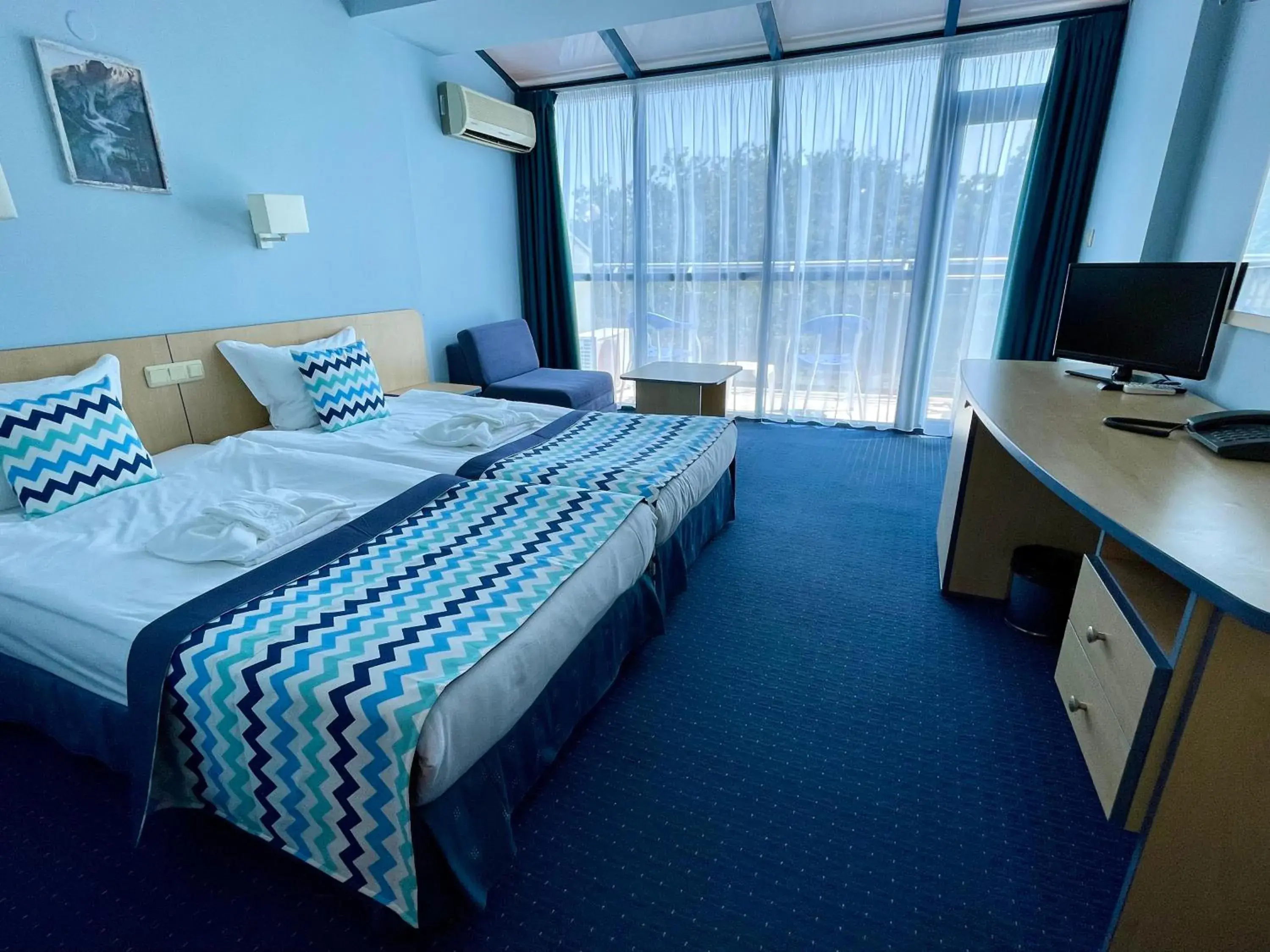 Standard Double or Twin Room with Extra bed (2 Adults + 1 Child) in BSA Holiday Park Hotel - All Inclusive Standard Double or Twin Room with Extra bed (2 Adults + 1 Child) in BSA Holiday Park Hotel - All Inclusive