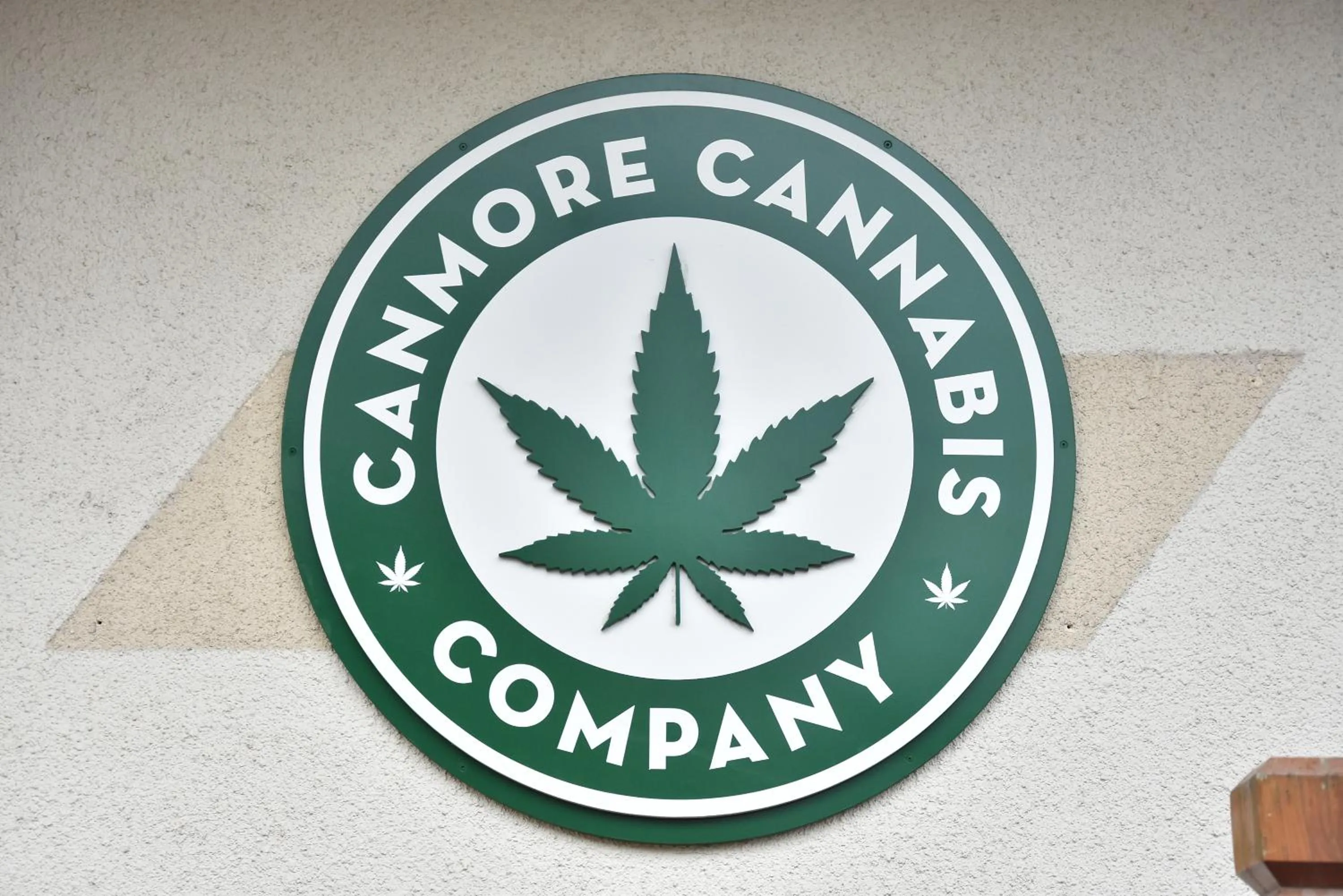 PARTY HOSTEL - The Canmore Hotel Hostel