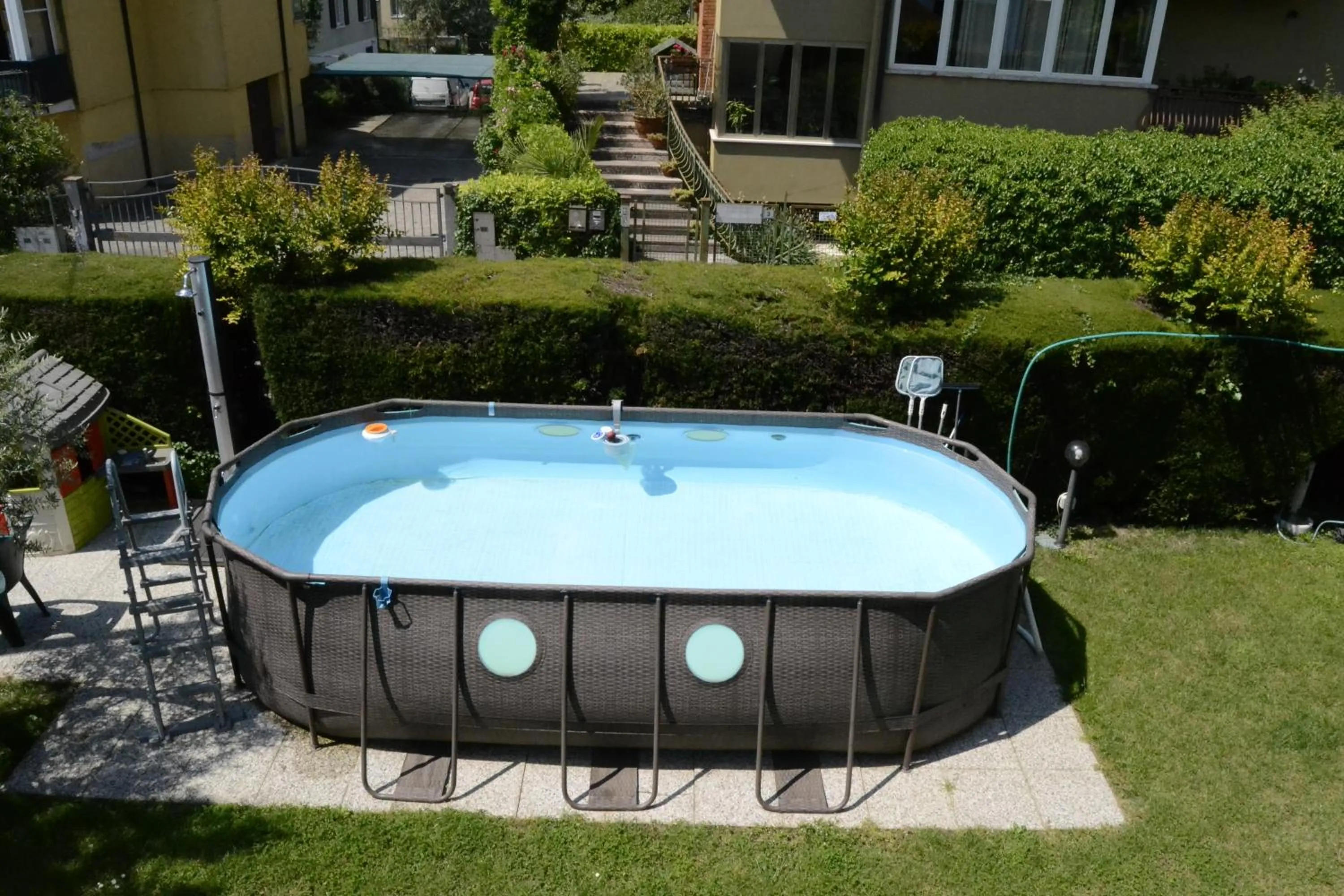 Swimming pool in Il Sole e la Luna B&B in Garda