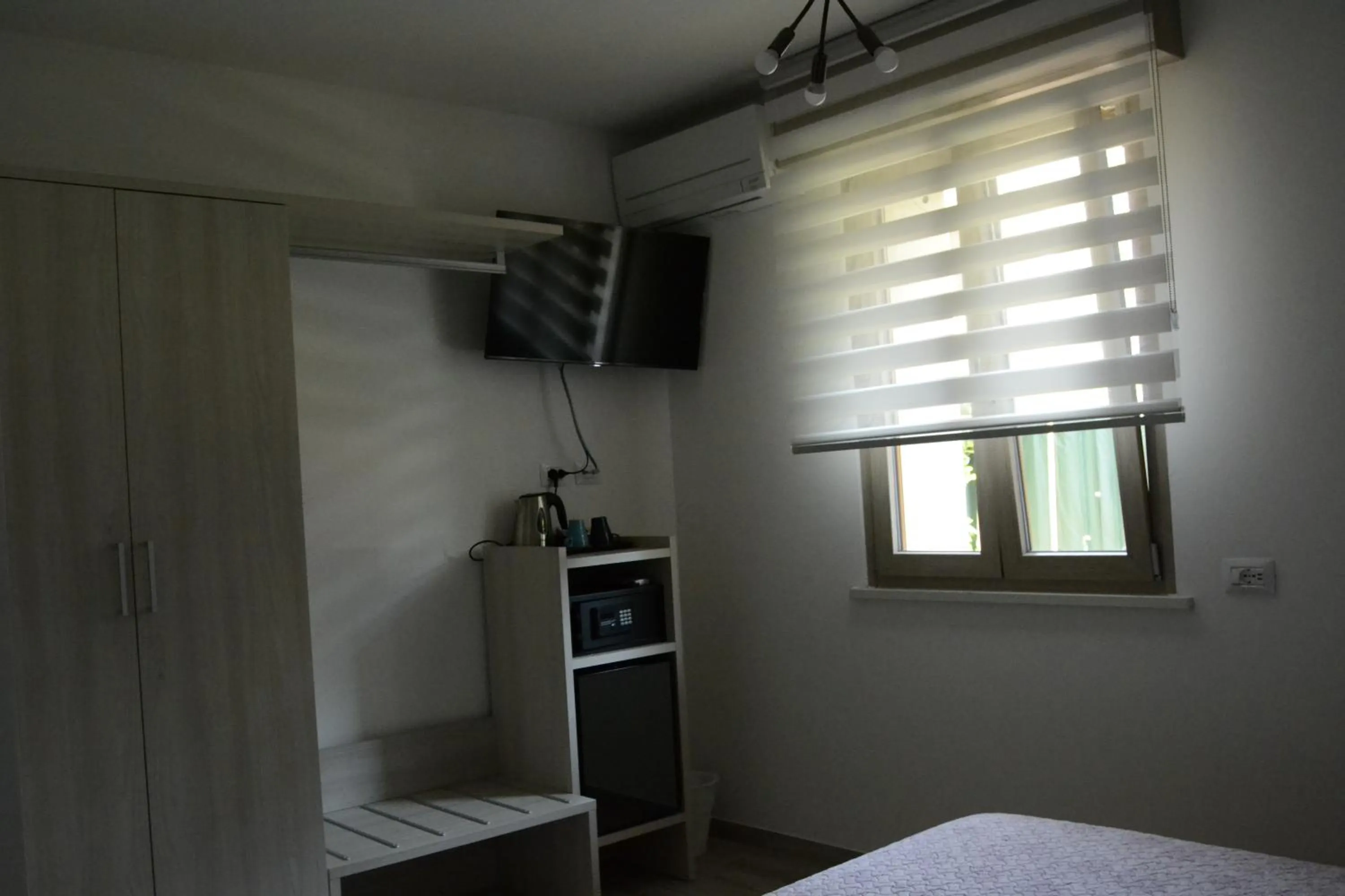 View (from property/room), Bed in Il Sole e la Luna B&B in Garda