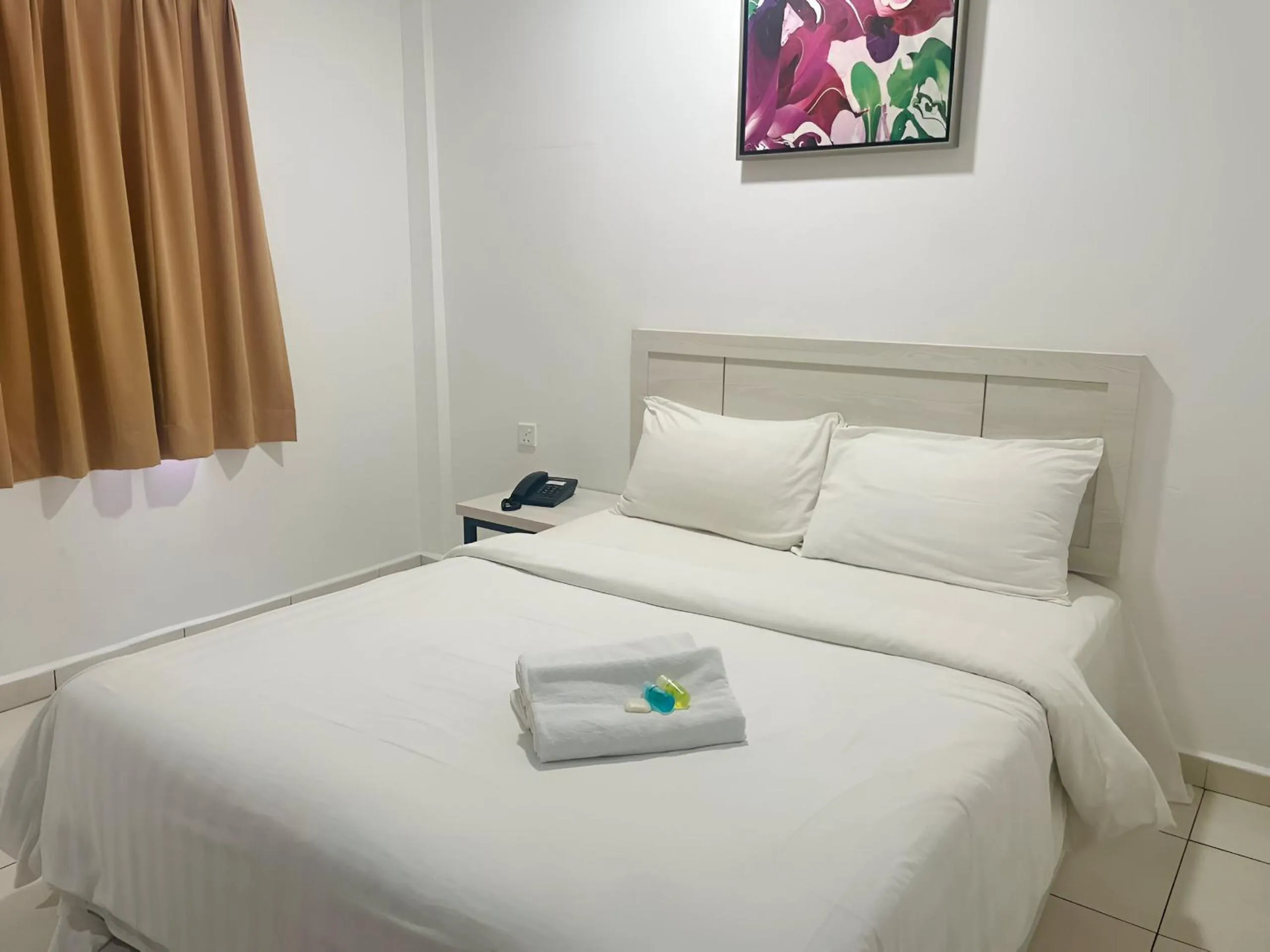 Bedroom, Bed in De Ocean Hotel