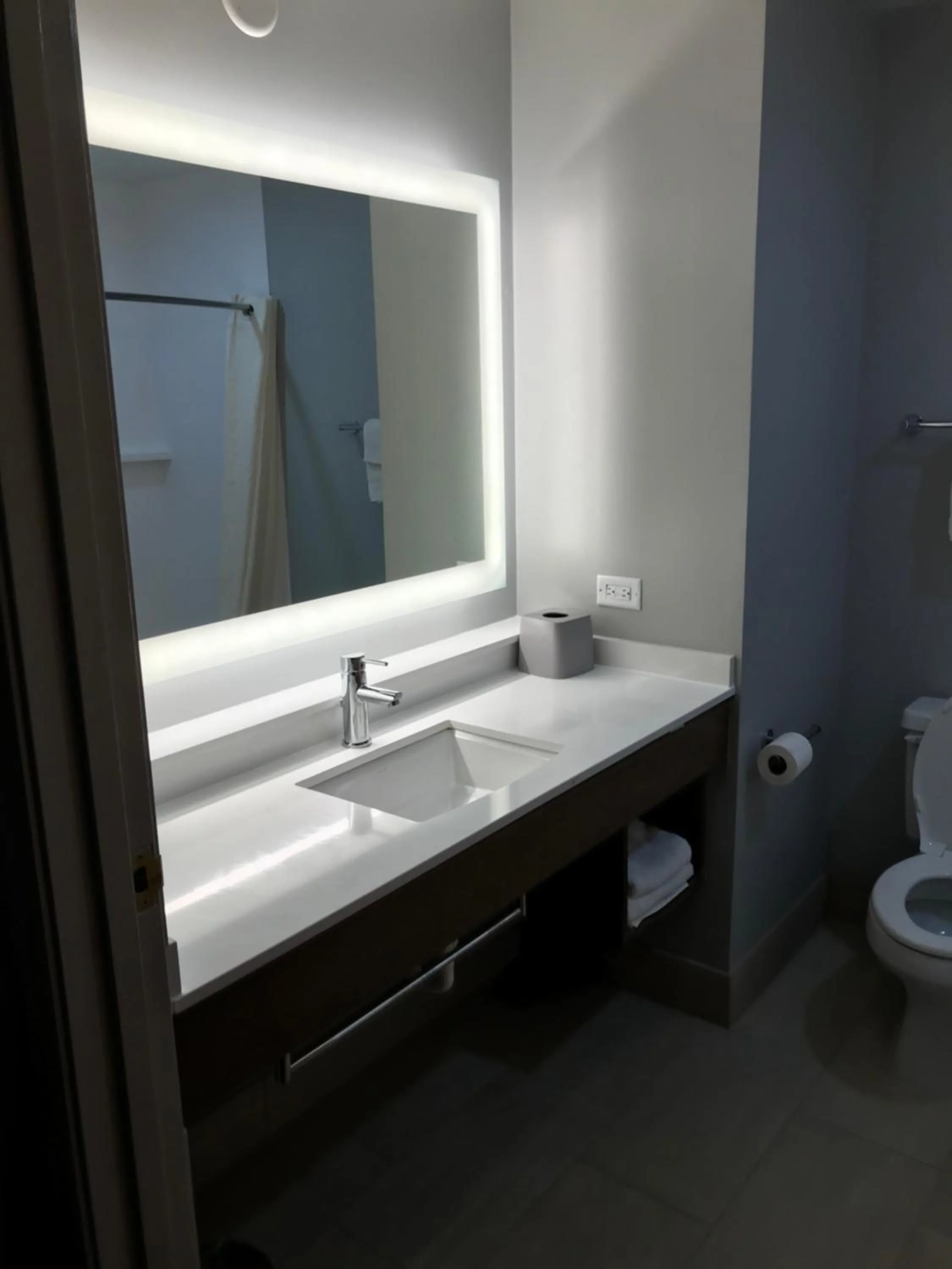 Holiday Inn Express - Toledo West - Napoleon by IHG