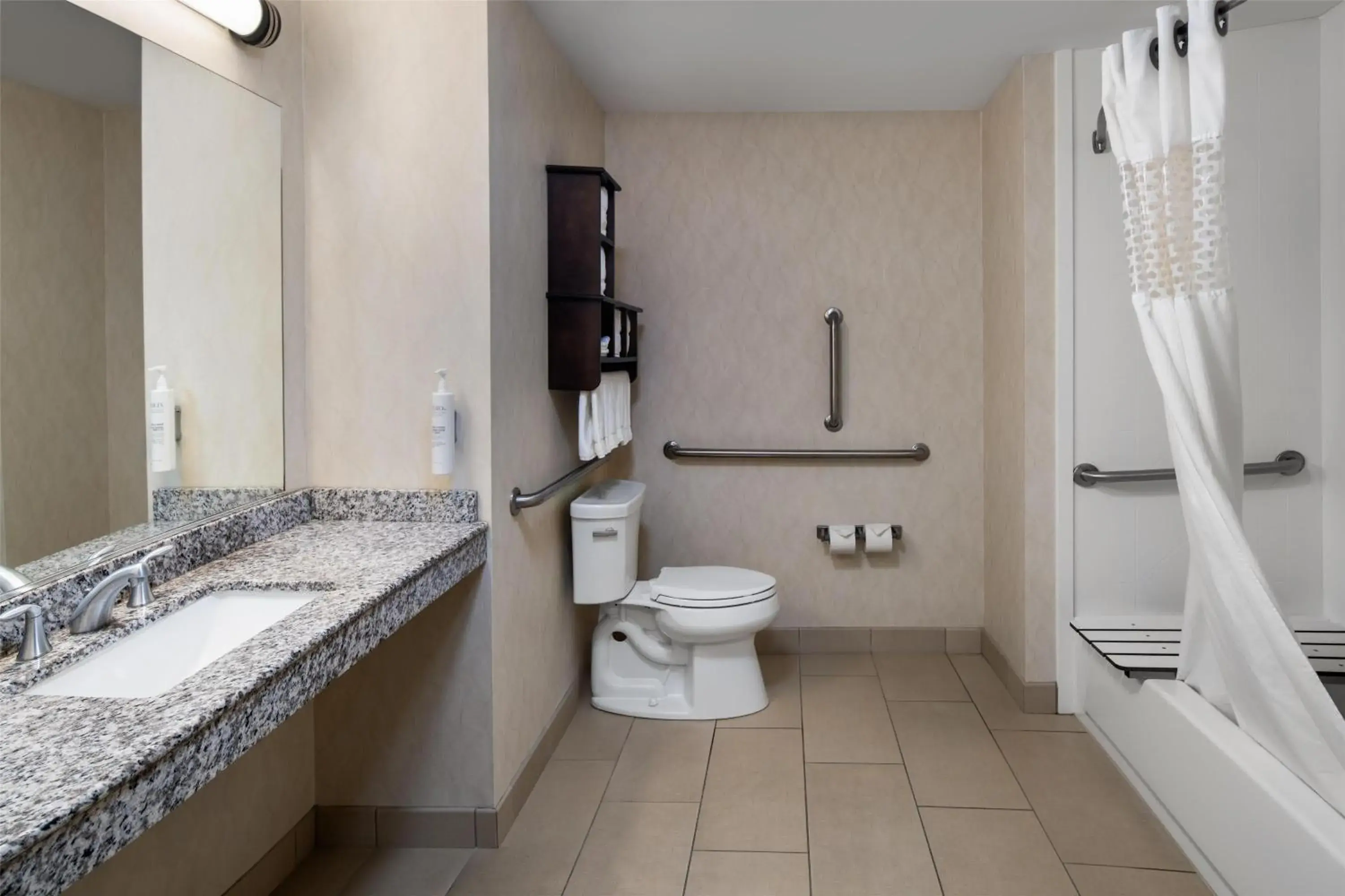 King Room with Accessible Tub - Mobility and Hearing Access/Non-Smoking in Hampton Inn Seneca Falls King Room with Accessible Tub - Mobility and Hearing Access/Non-Smoking in Hampton Inn Seneca Falls