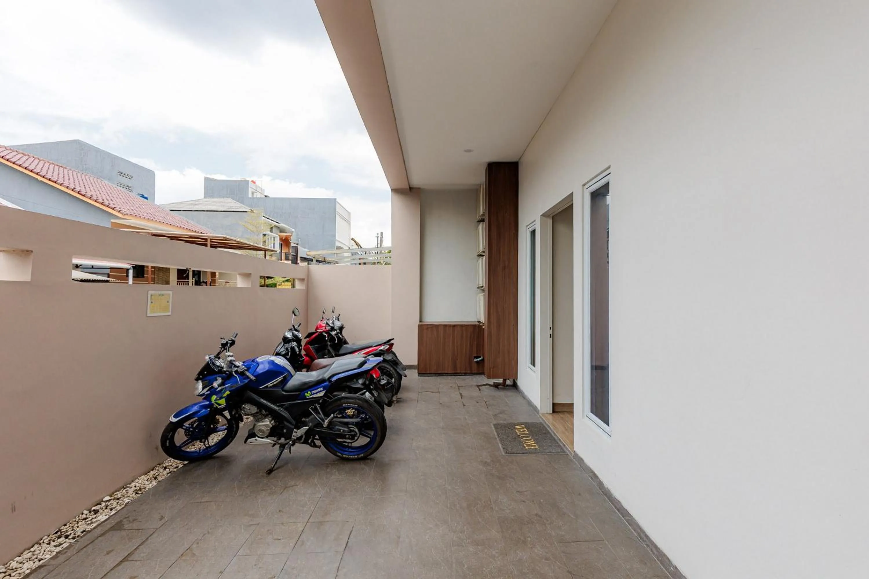 Parking in RedDoorz near Taman Palem