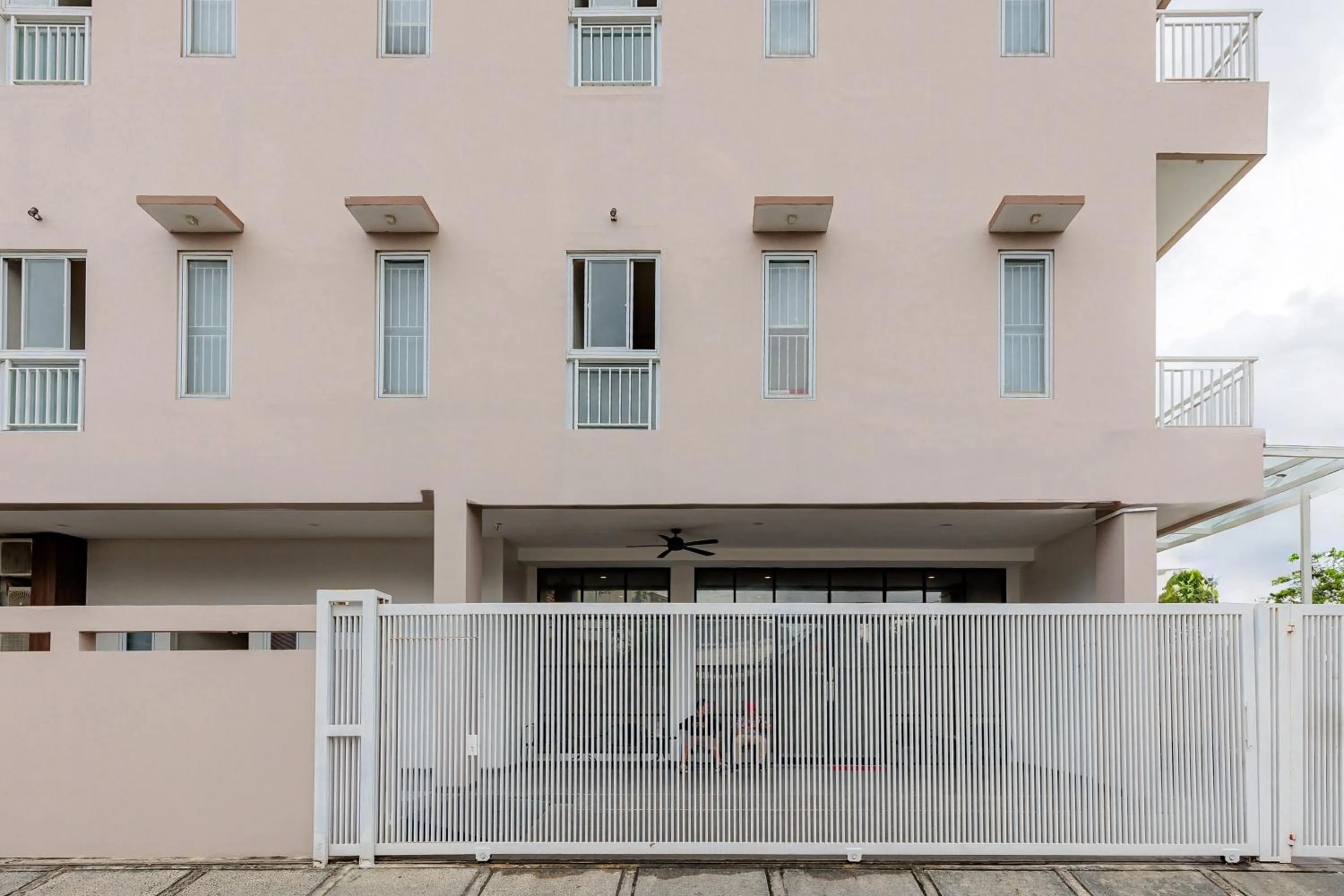 Facade/entrance in RedDoorz near Taman Palem