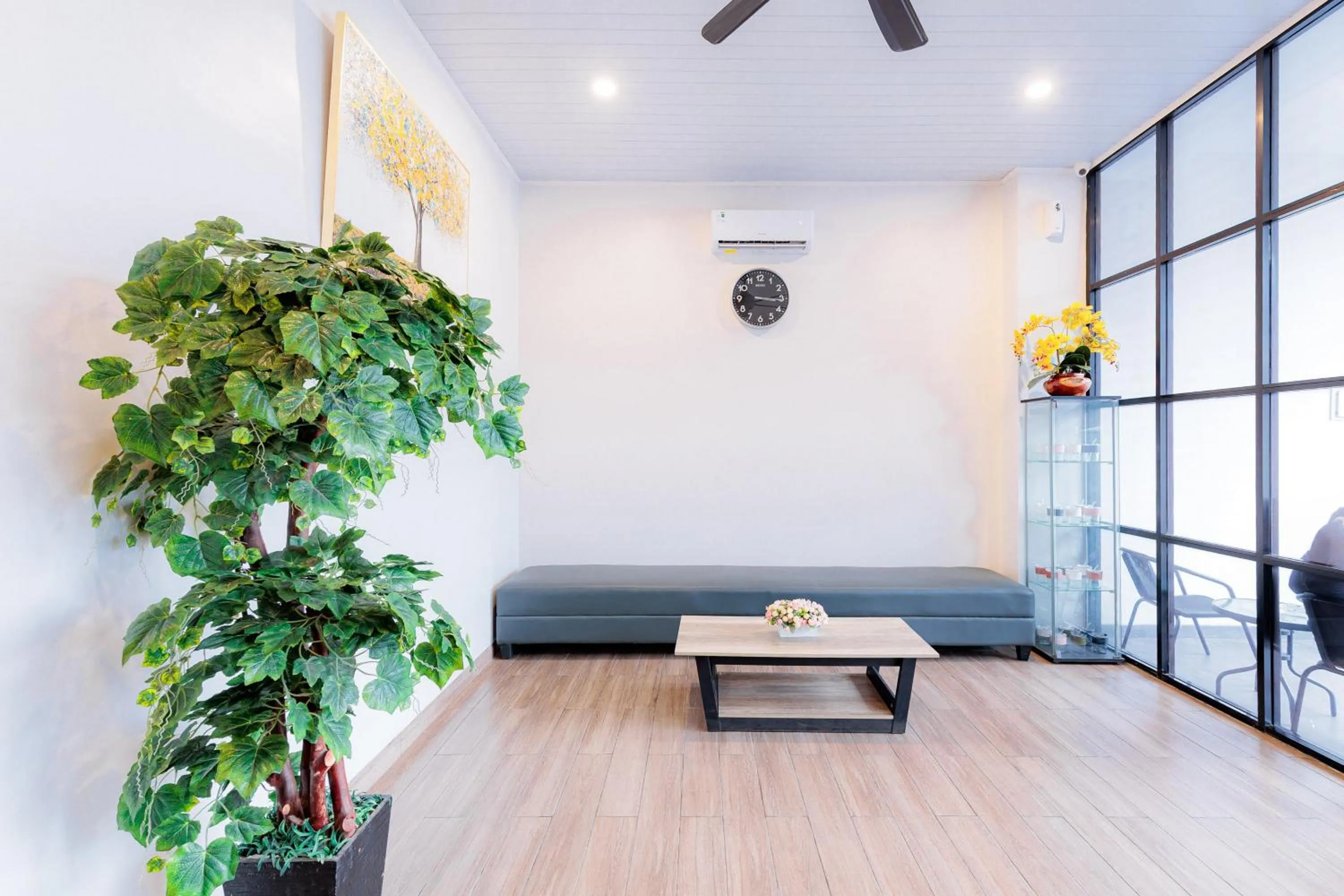 Property building in RedDoorz near Taman Palem