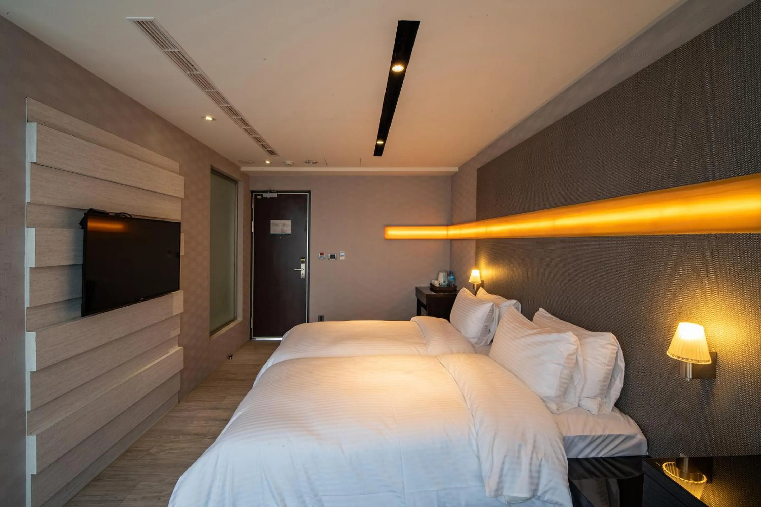 Photo of the whole room, Bed in Fengjia Hotel Bell