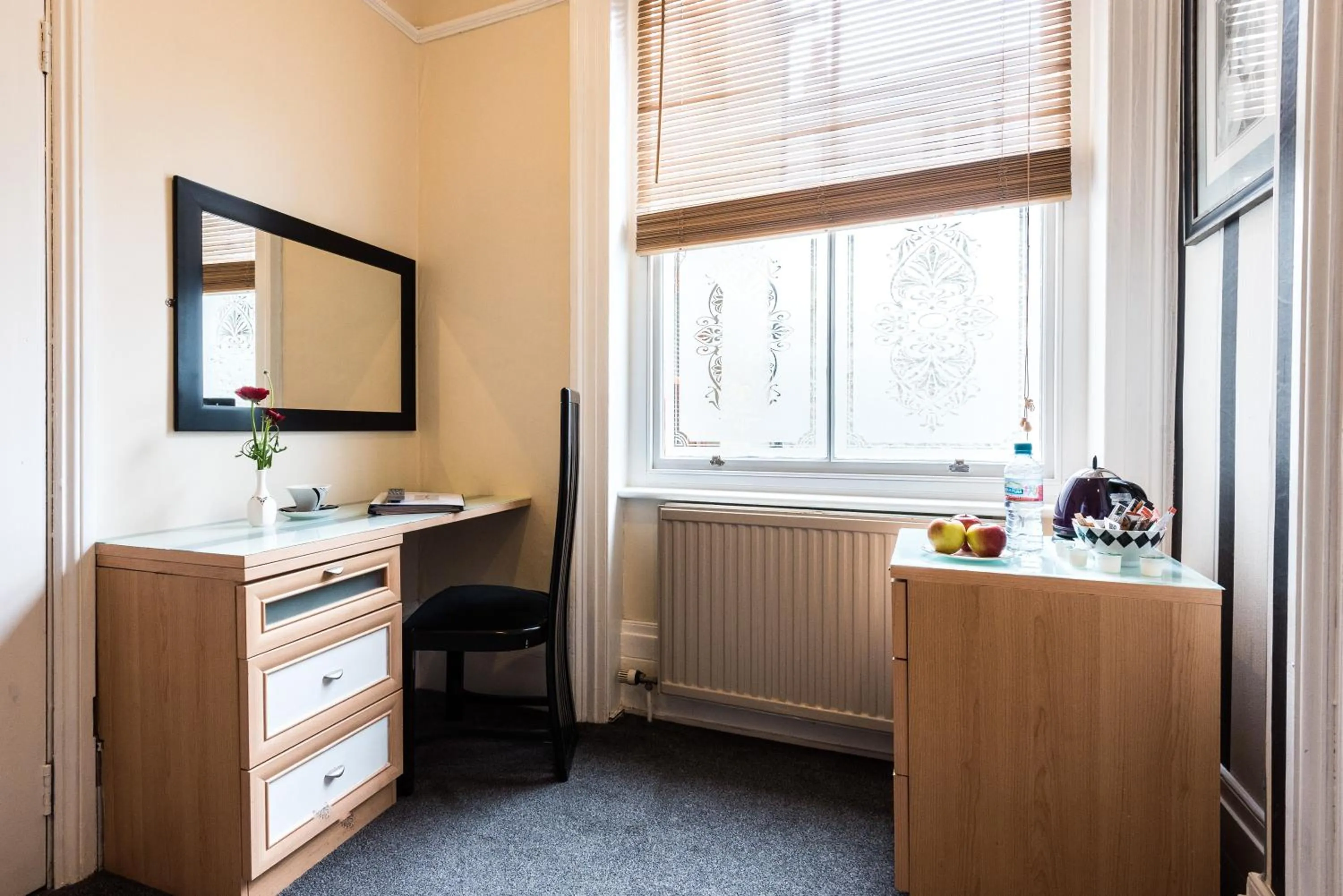 Day in Paskins Town House