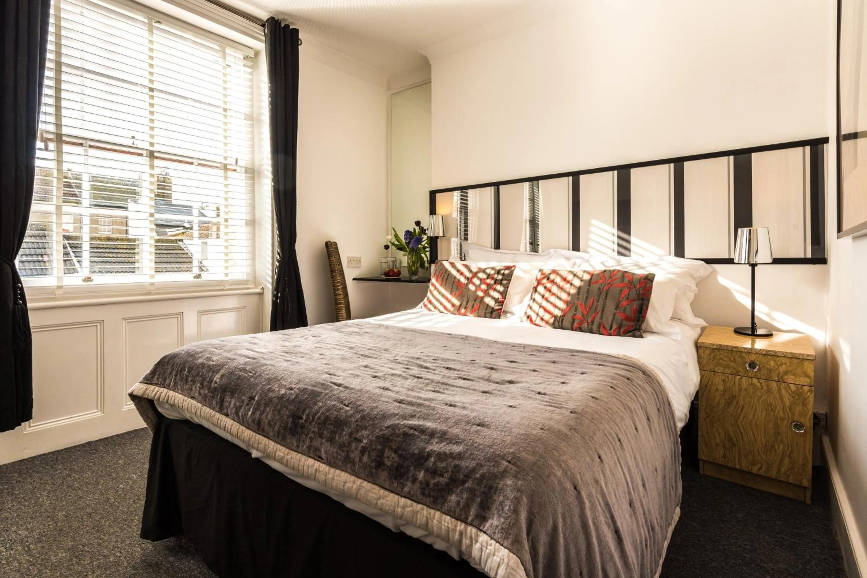 Day, Bed in Paskins Town House